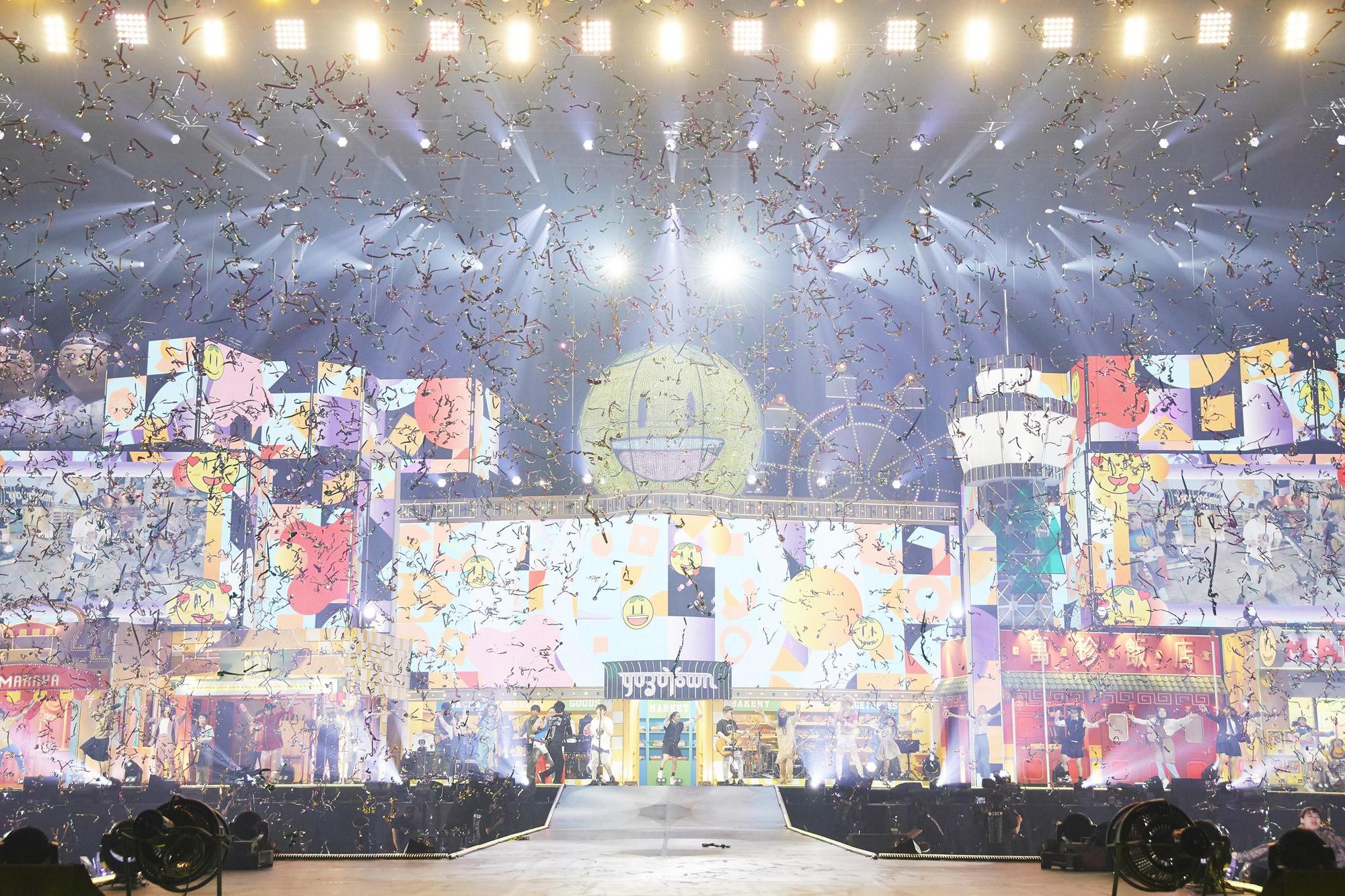 柚子演唱《花開的街道》為YUZUTOWN首日演出劃下句點。(華納音樂提供,立脇卓攝)