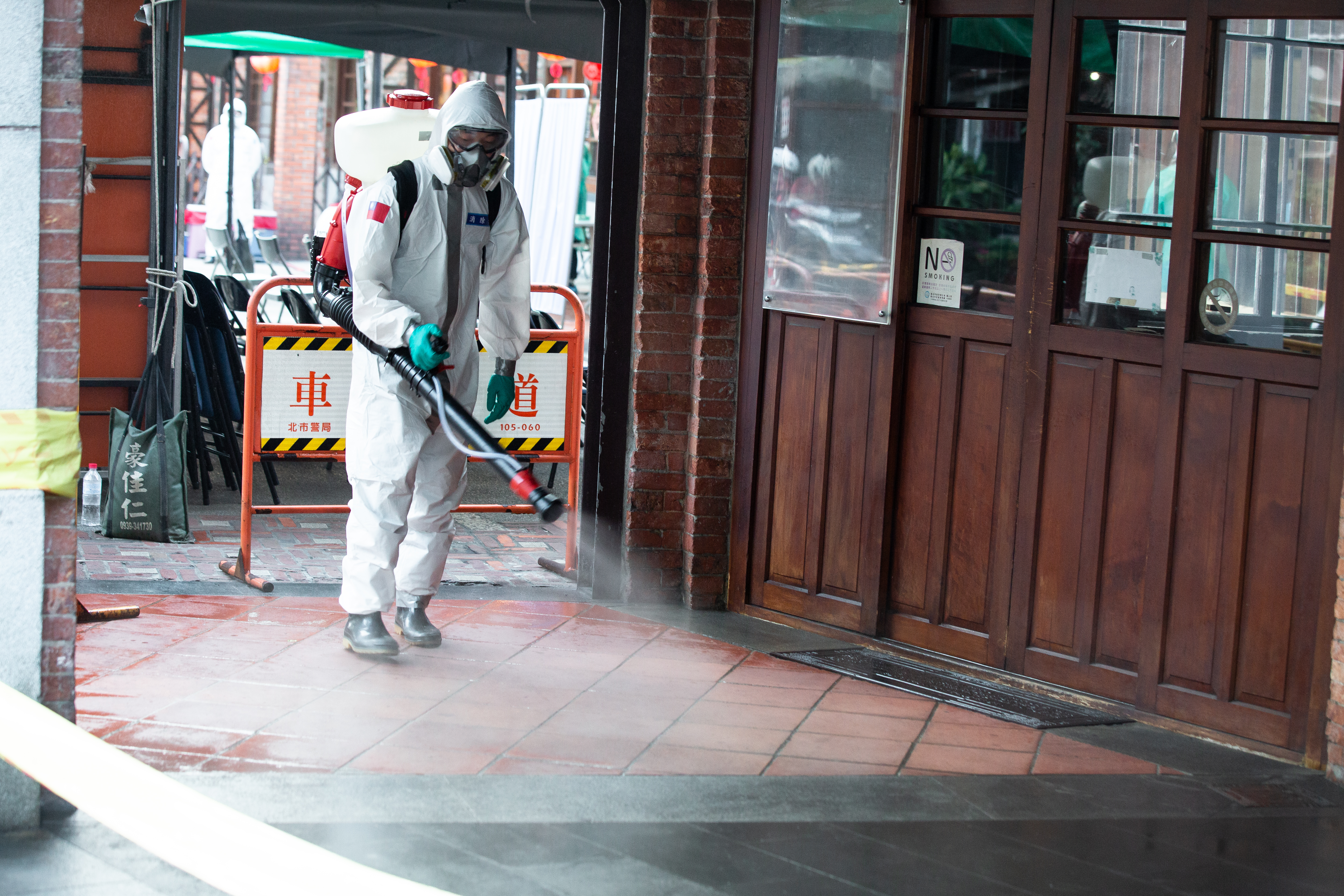 萬華區一里長遭控延誤病情害命，秀出對話紀錄澄清。圖為萬華區剝皮寮快篩站示意圖，與本新聞無關。（本刊資料照）