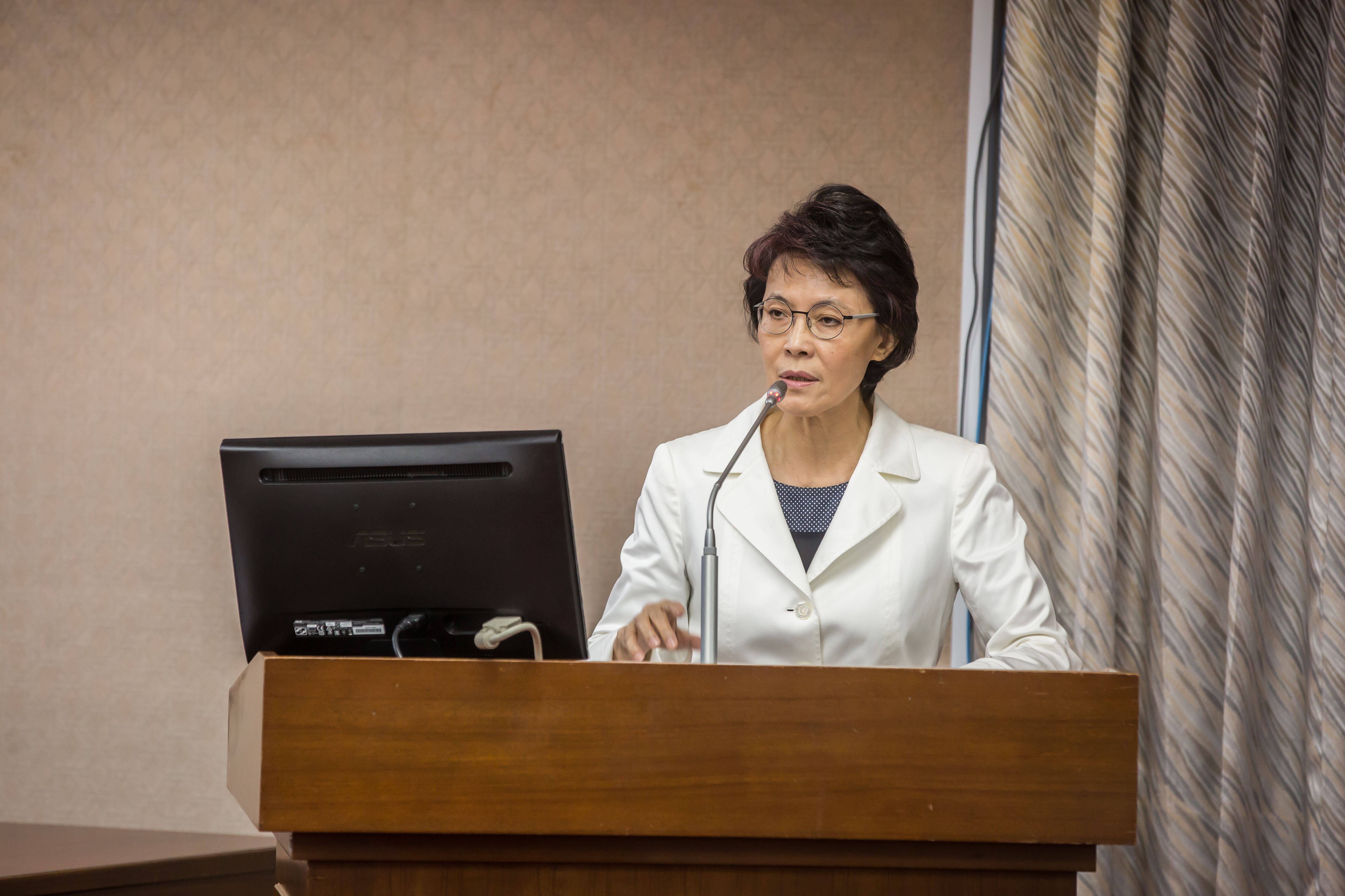 國民黨前立委黃昭順日前被爆料在高雄接種疫苗、疑似使用特權。（本刊資料照）