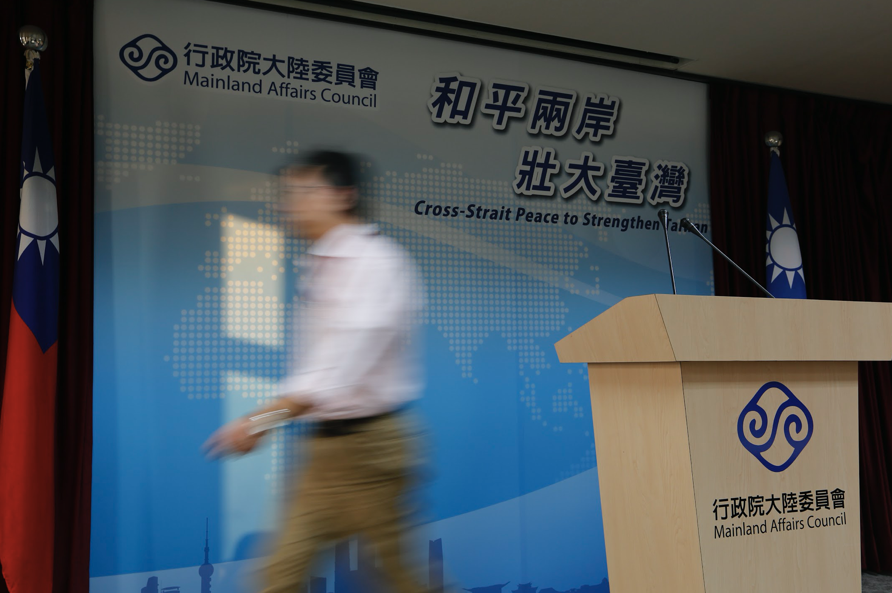 香港駐台辦事處突然關閉，有學者分析，是因為總統蔡英文將香港反修例事件做為選戰武器所導致。陸委會則回應，不可能將港人的不幸當選戰武器。（資料照）