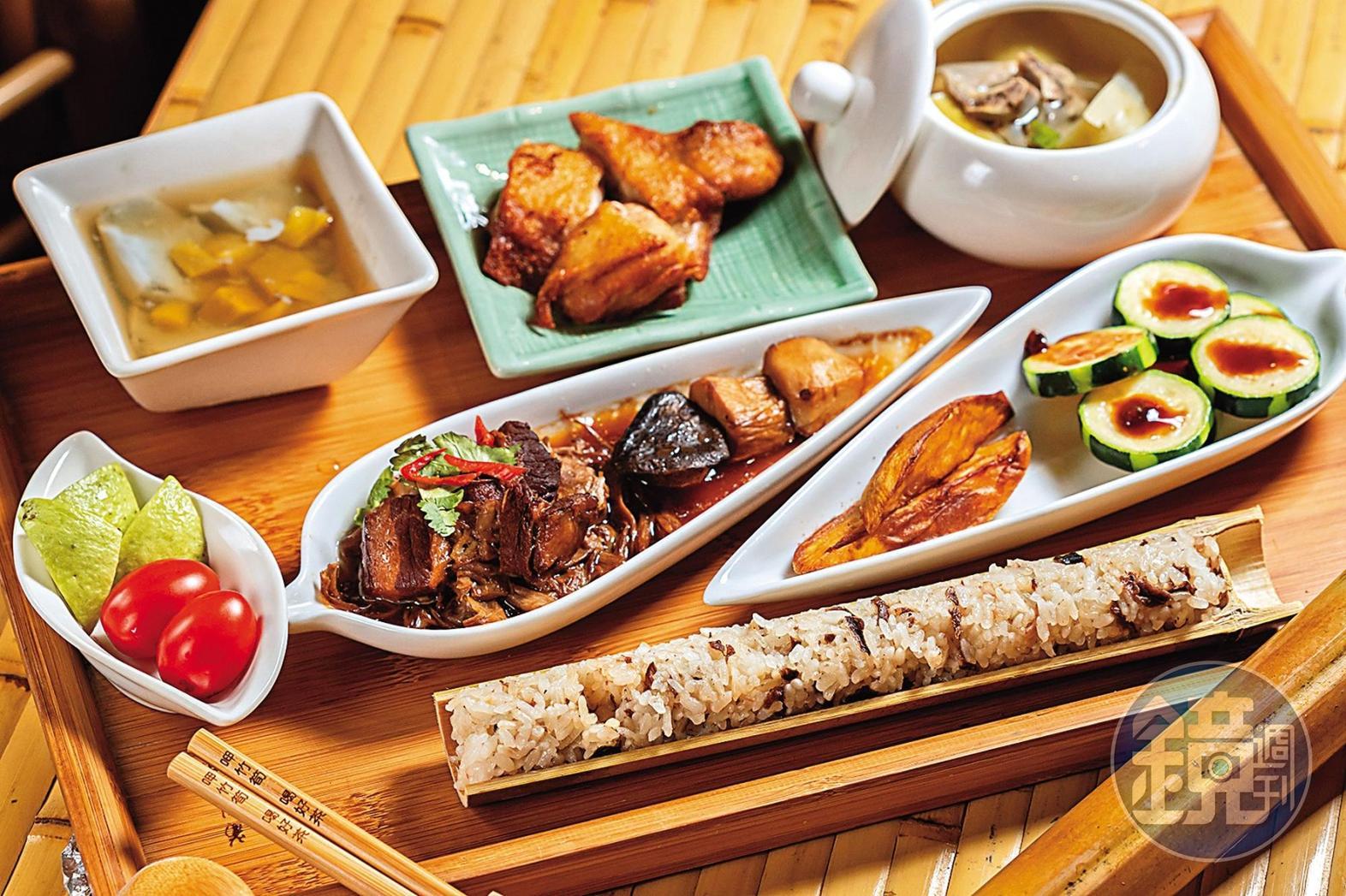用新鮮桂竹管做成的「竹筒飯套餐」，吃得到帶有香菇與竹香的米飯，搭配筍乾焢肉、筍湯及竹炭嫩豆花都十分好吃。（390元／份）
