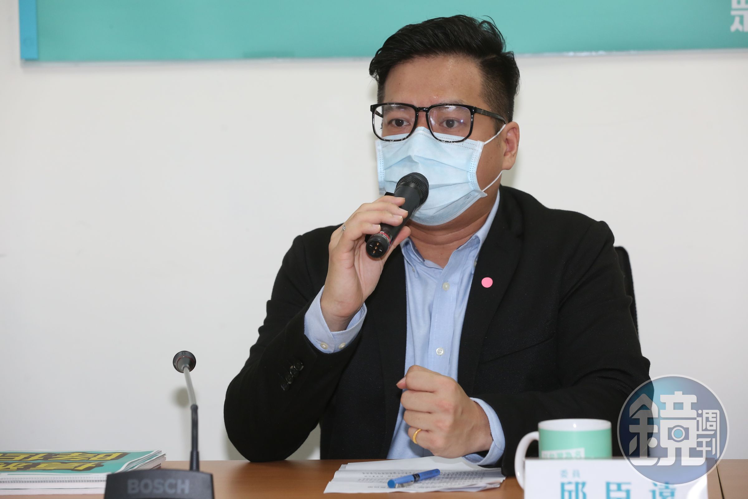針對3+11重大政策疾管署卻稱「沒會議記錄」，民眾黨團總召邱臣遠質疑指揮官草率。（本刊資料照）