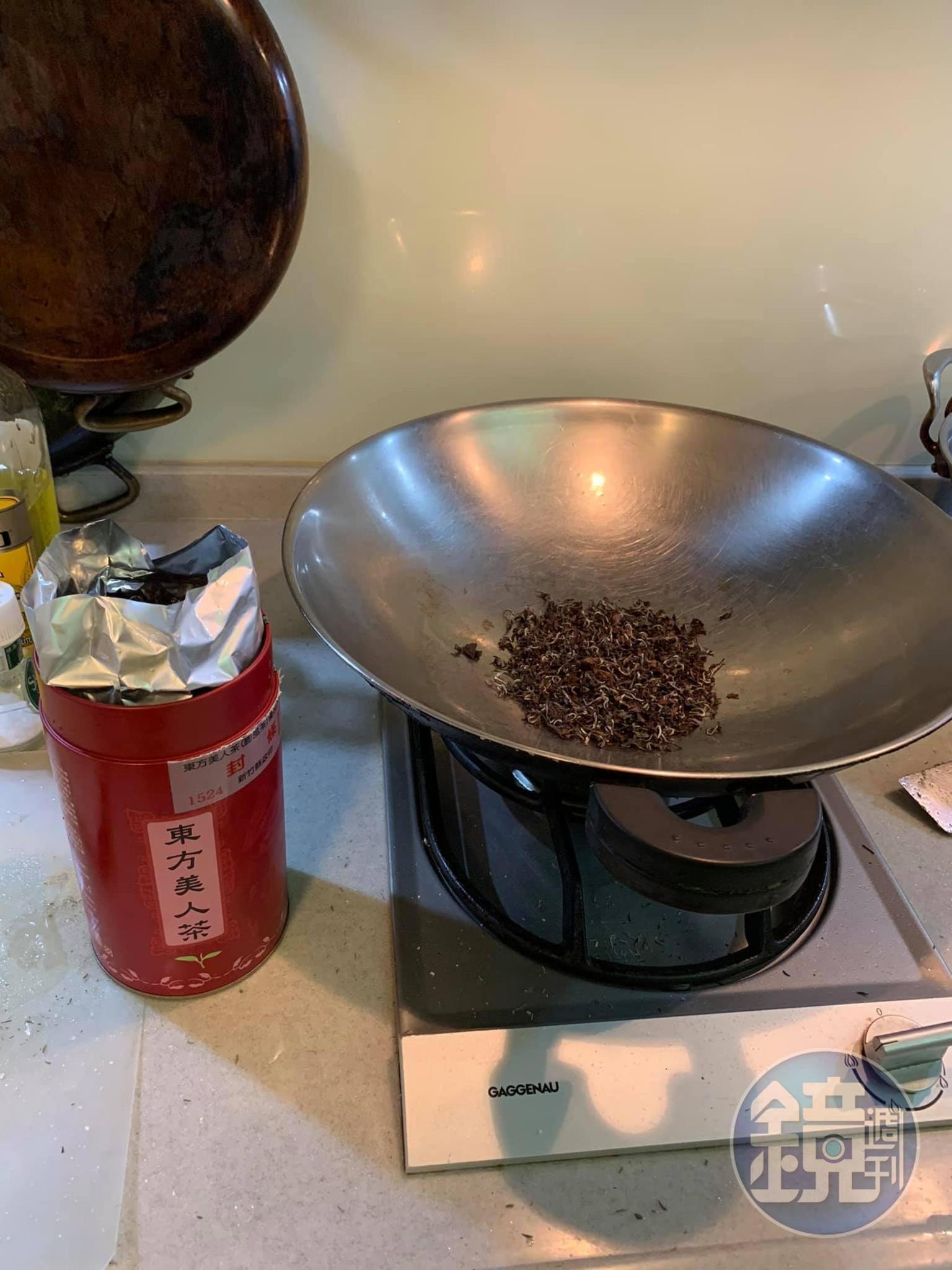 準備燻料,疫情間用家裡現成的材料就好。