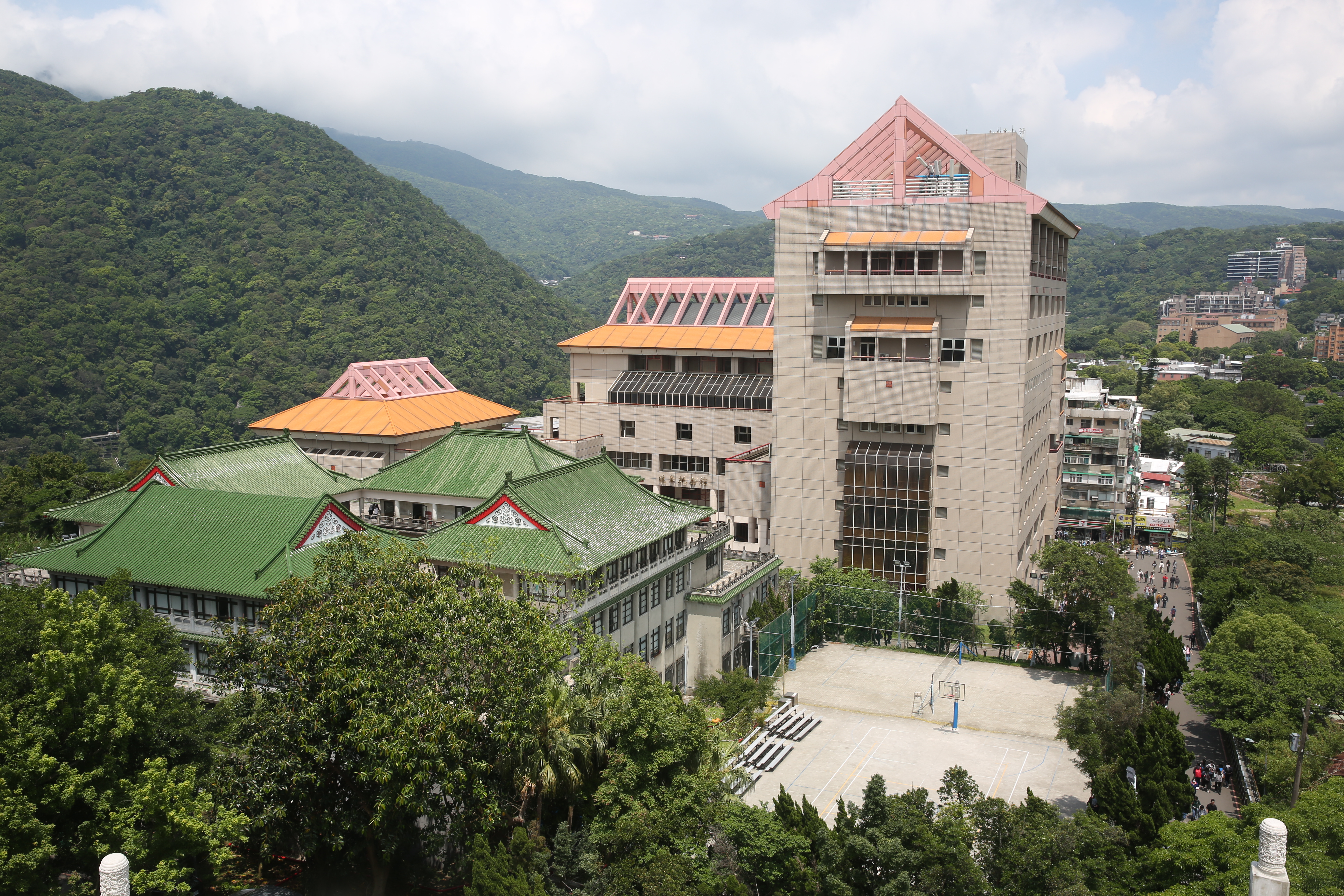 文化大學5月18日出現第一位快篩陽性的外籍學生，目前已累計5名學生確診。（本刊資料照）