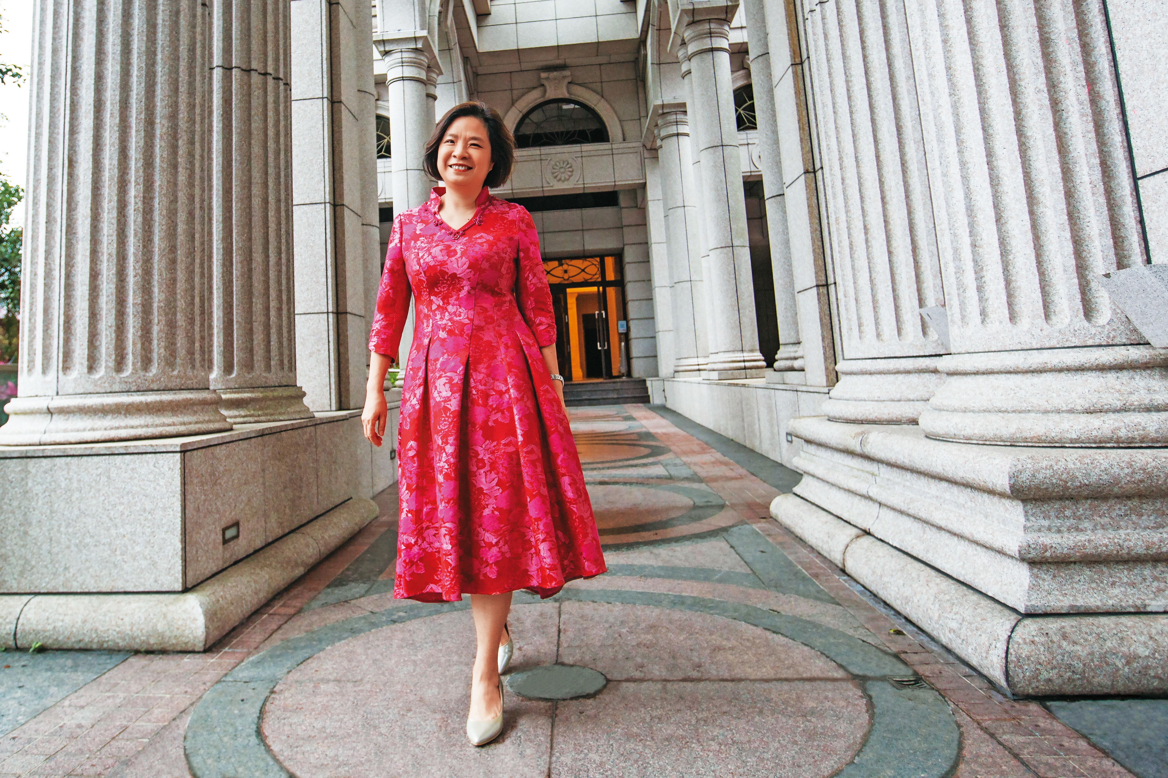靠著紀律投資、長期持有，莊雅珍成功買下百坪夢想家園。
