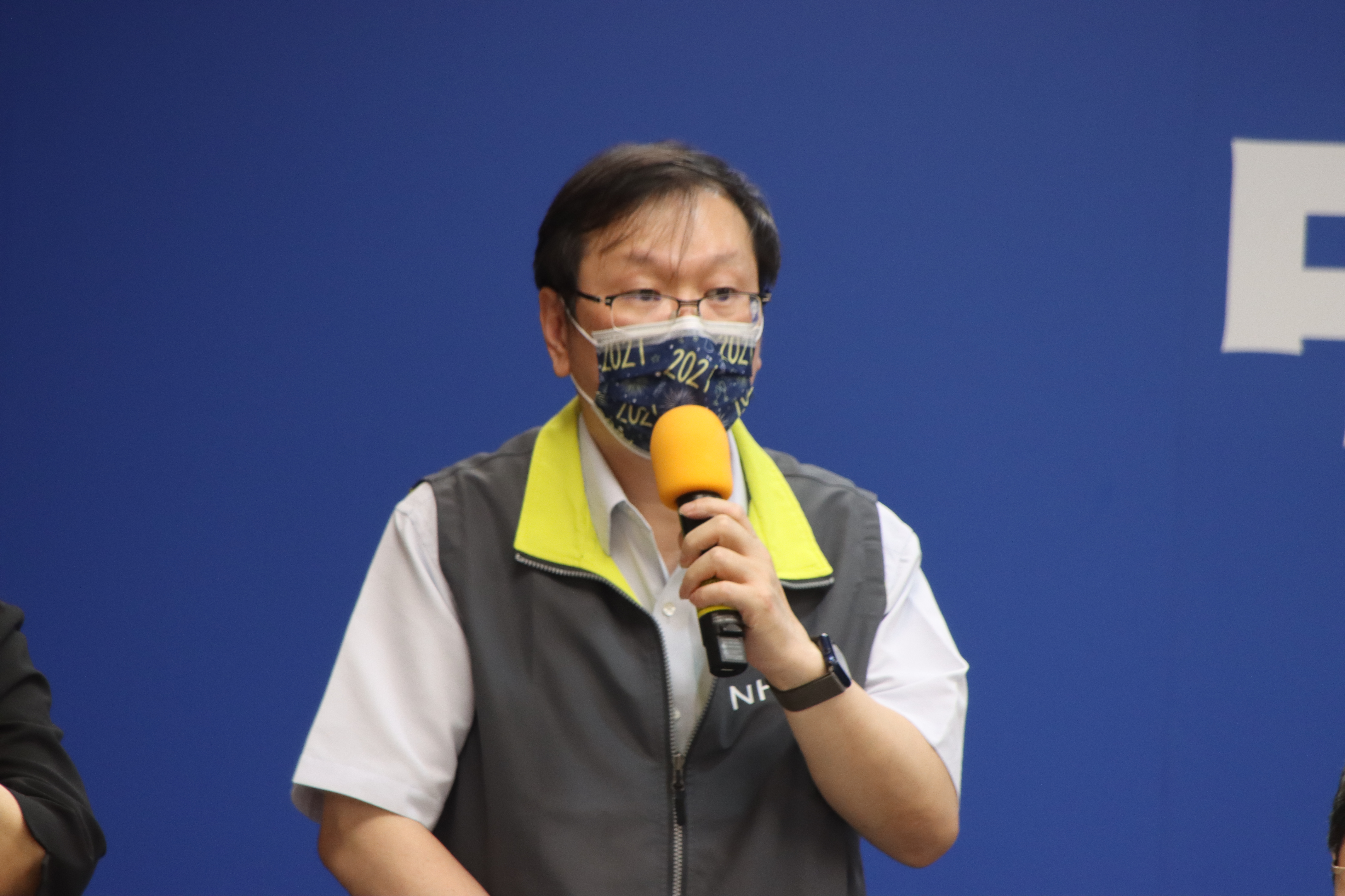 指揮中心發言人莊人祥說明疫苗擴大接種計畫。（指揮中心提供）