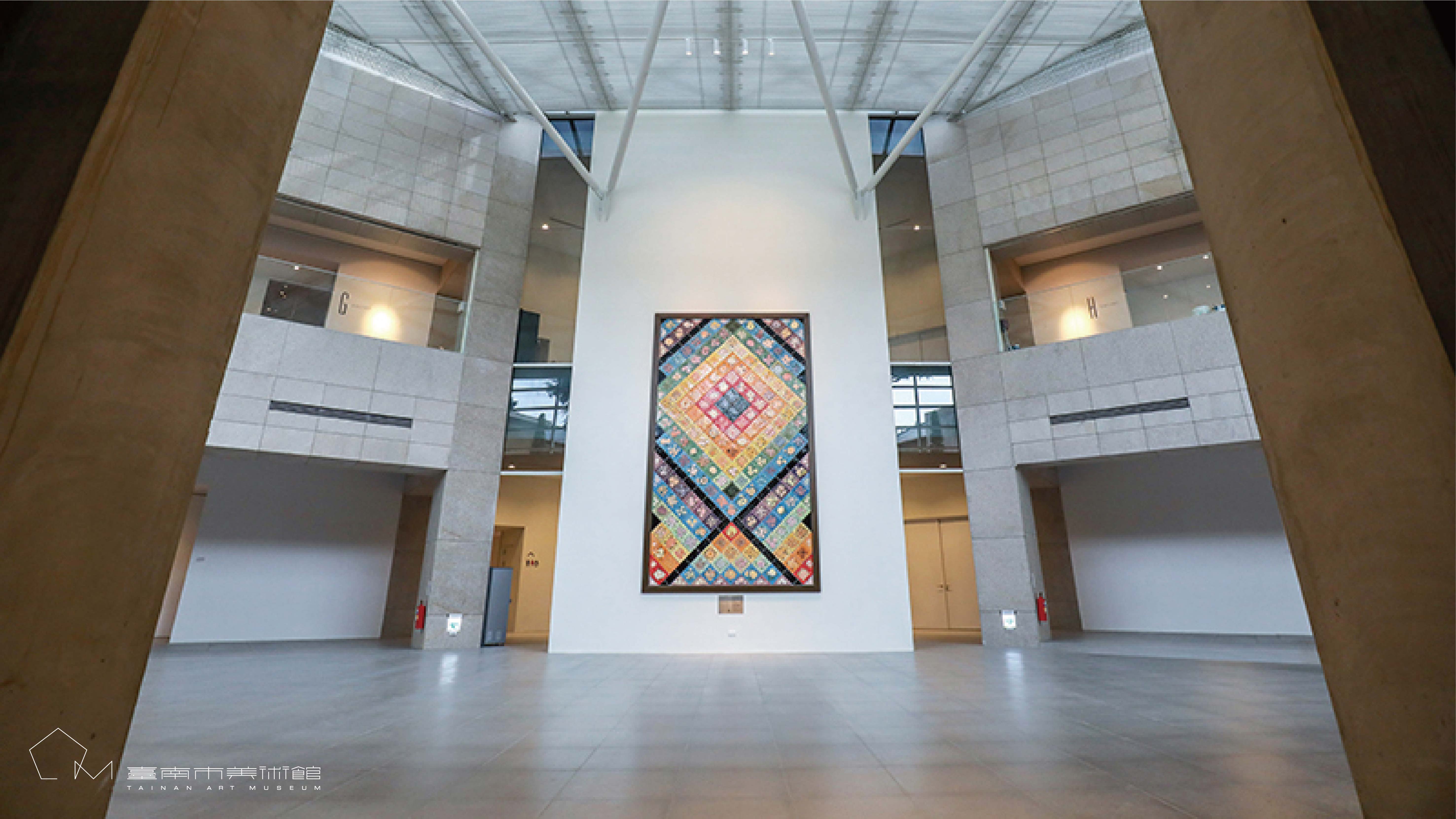 南美館1館中央廊道是林志玲婚禮辦喜酒的地方，這次也在南美館提供的官方美圖中出現。（臺南市美術館提供）