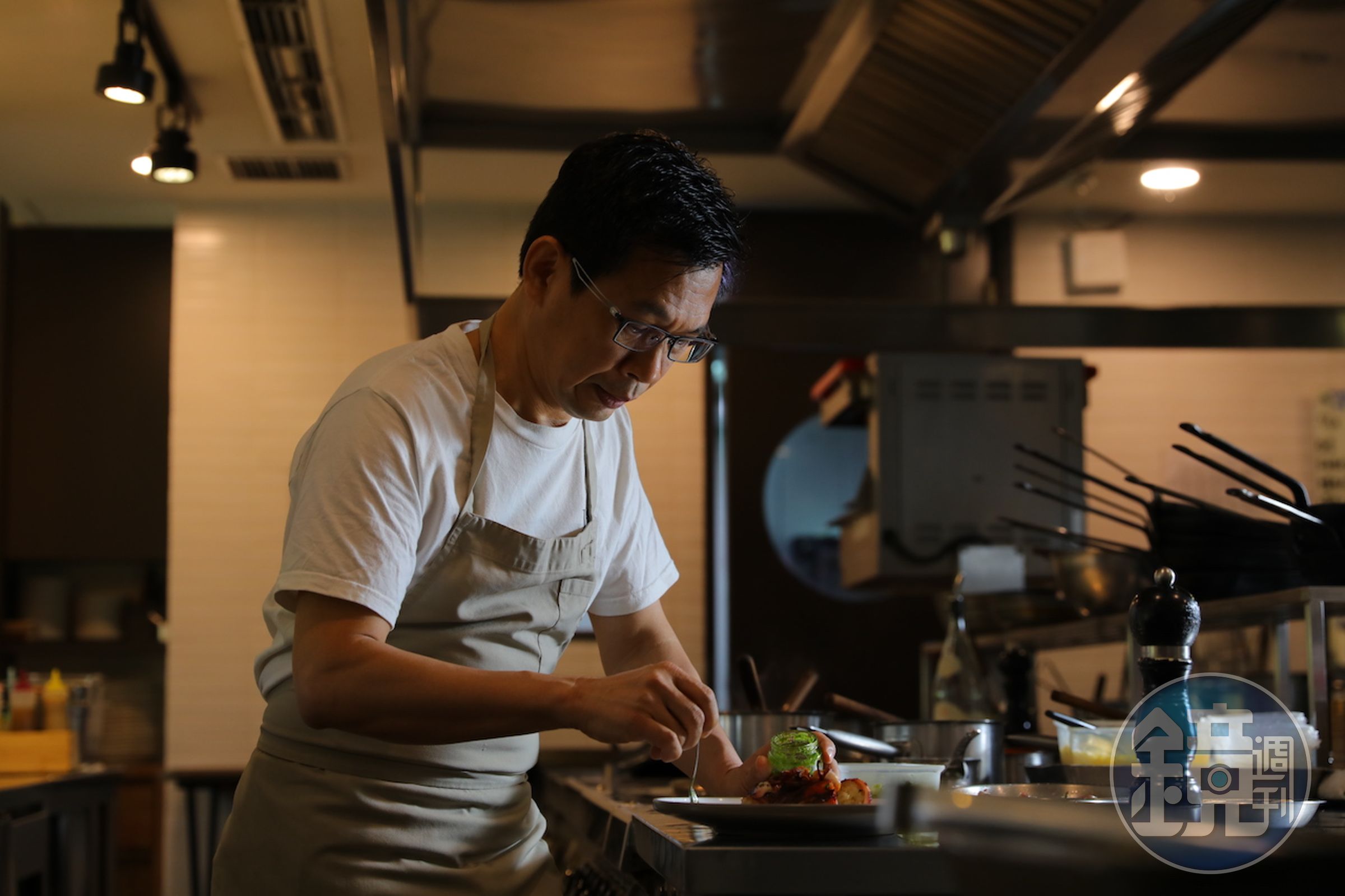 很「本土派」的法餐主廚簡天才，長期採購在地農友食材，以料理人身分推動永續飲食。