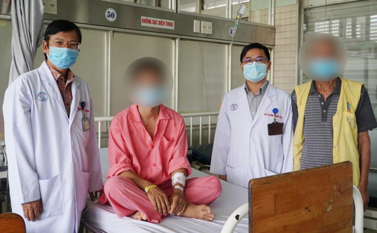 男子因太受歡迎，被妻子剪下陰莖，幸好送醫搶救後順利接回。（翻攝自大水鑊醫院YouTube）