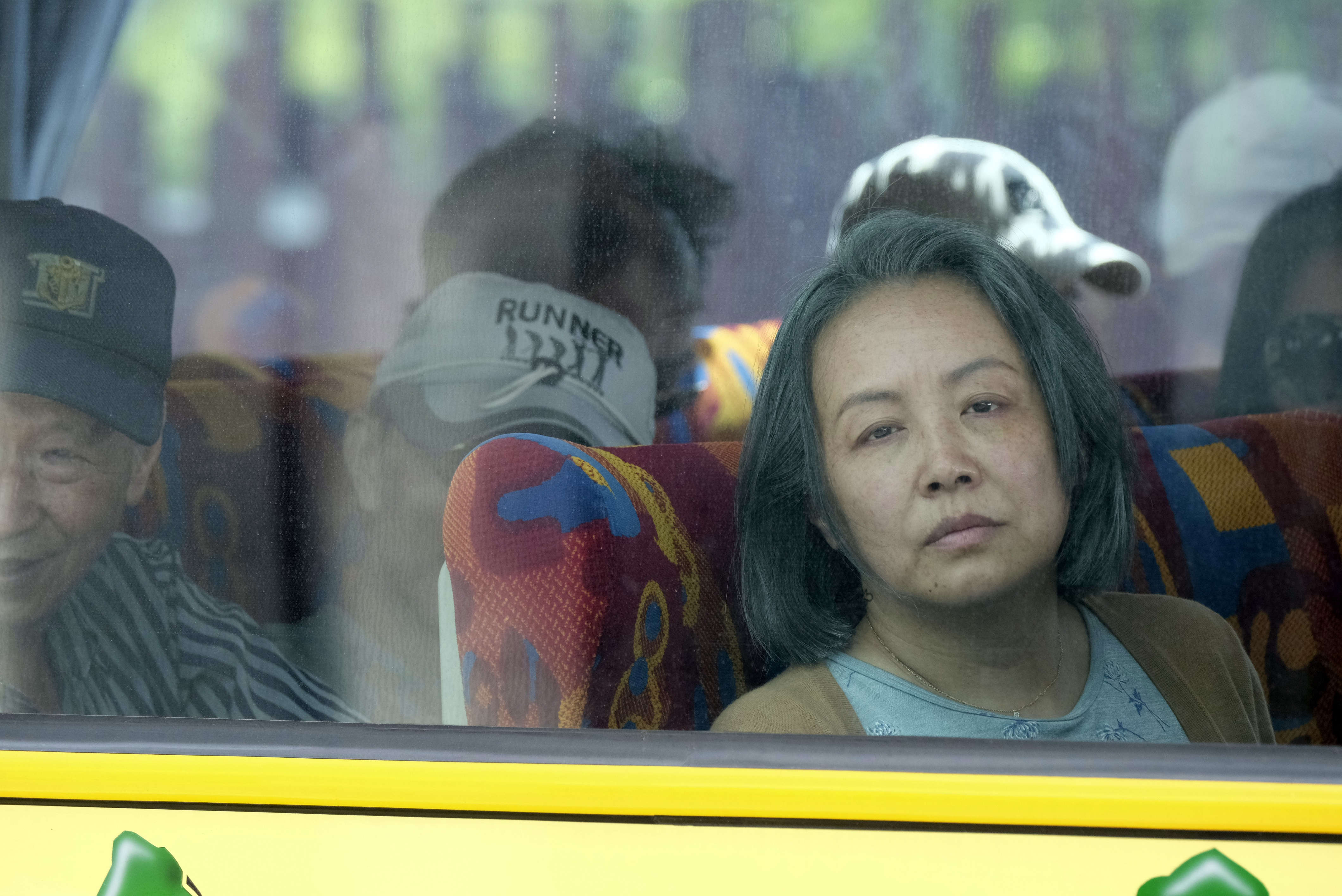 電影《自由行》由盧卡諾影后耐安飾演楊樞導演的母親。（公視提供）