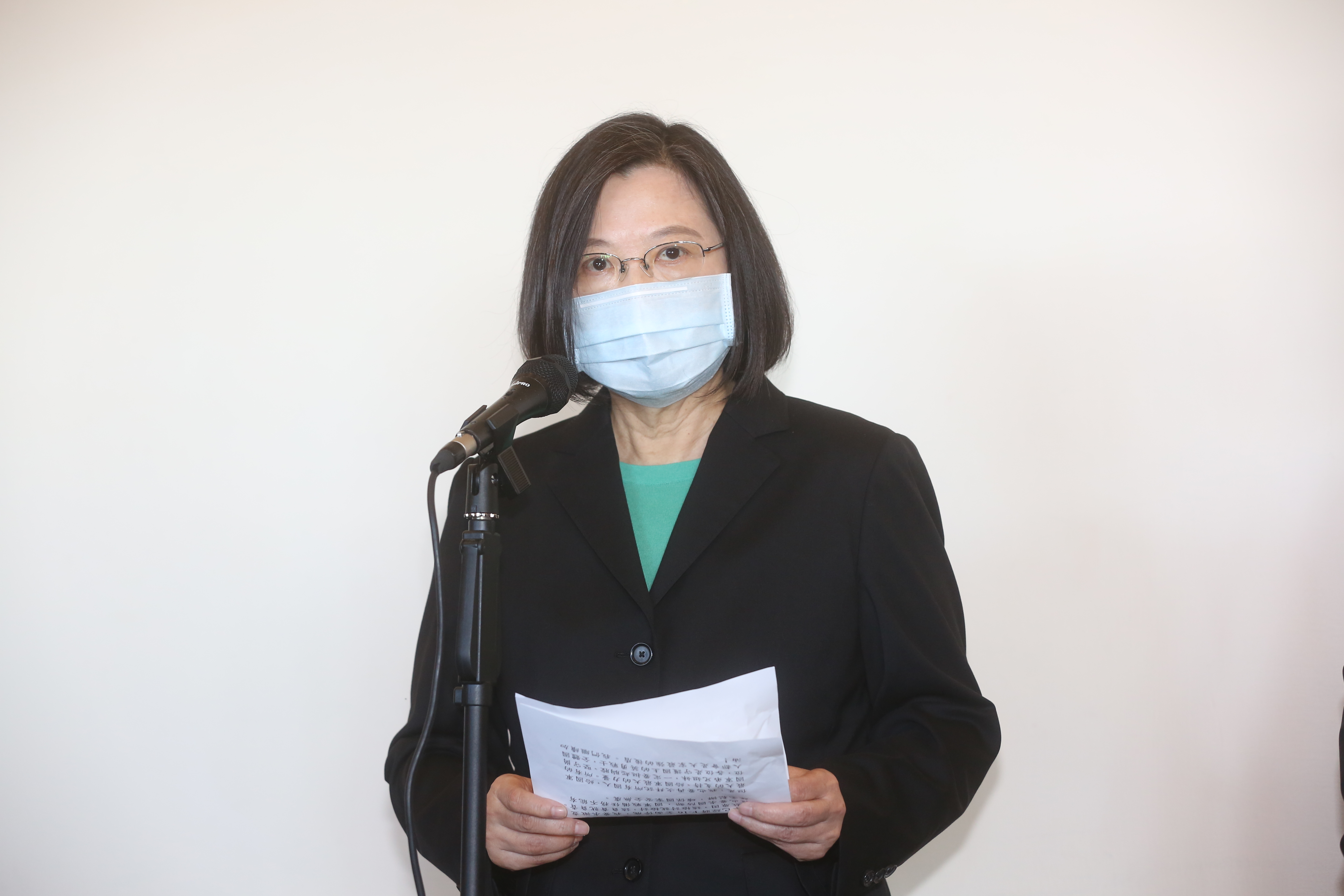 蔡總統今日於官邸接見王文淵、許勝雄、林伯豐、張平沼等企業大老。（資料照）