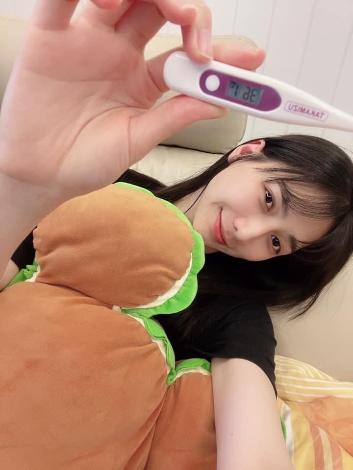阿澎透露打完疫苗後的感觸，直言不舒服。（翻攝自阿澎劉心語臉書）