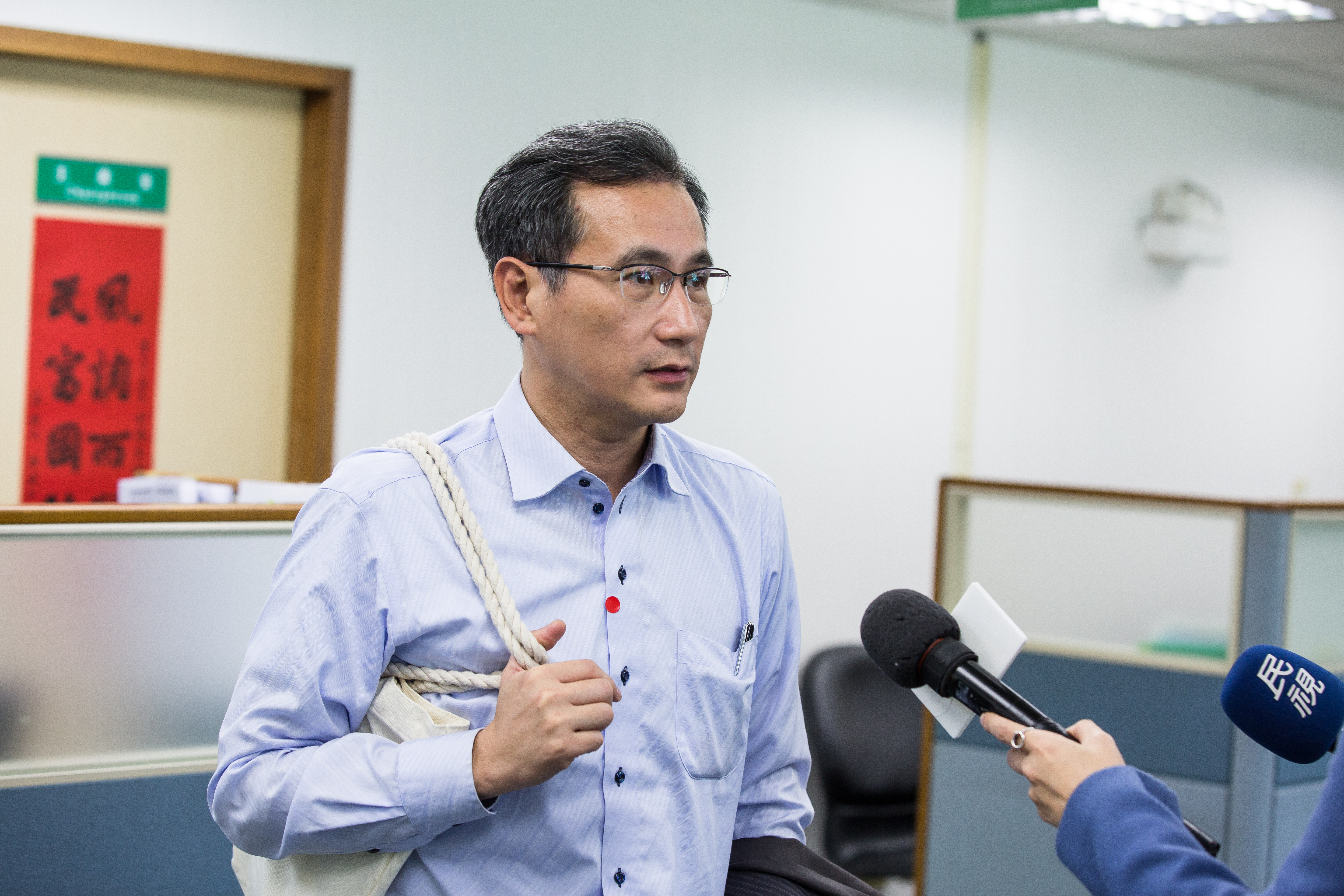 民進黨立委鄭運鵬收到一封「教你增強政治智慧」的信，向他索討45萬元回饋金。（本刊資料照）