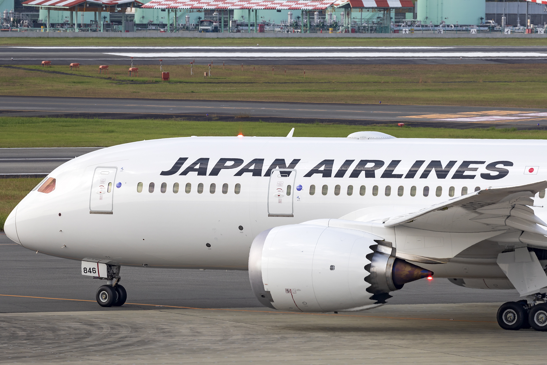 日航809班機今將運載124萬劑AZ疫苗抵台。（示意圖，翻攝推特）