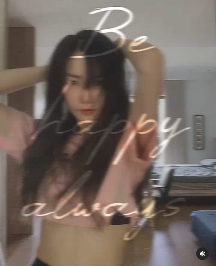 謝金燕對著鏡頭熱舞。（翻攝自謝金燕IG）