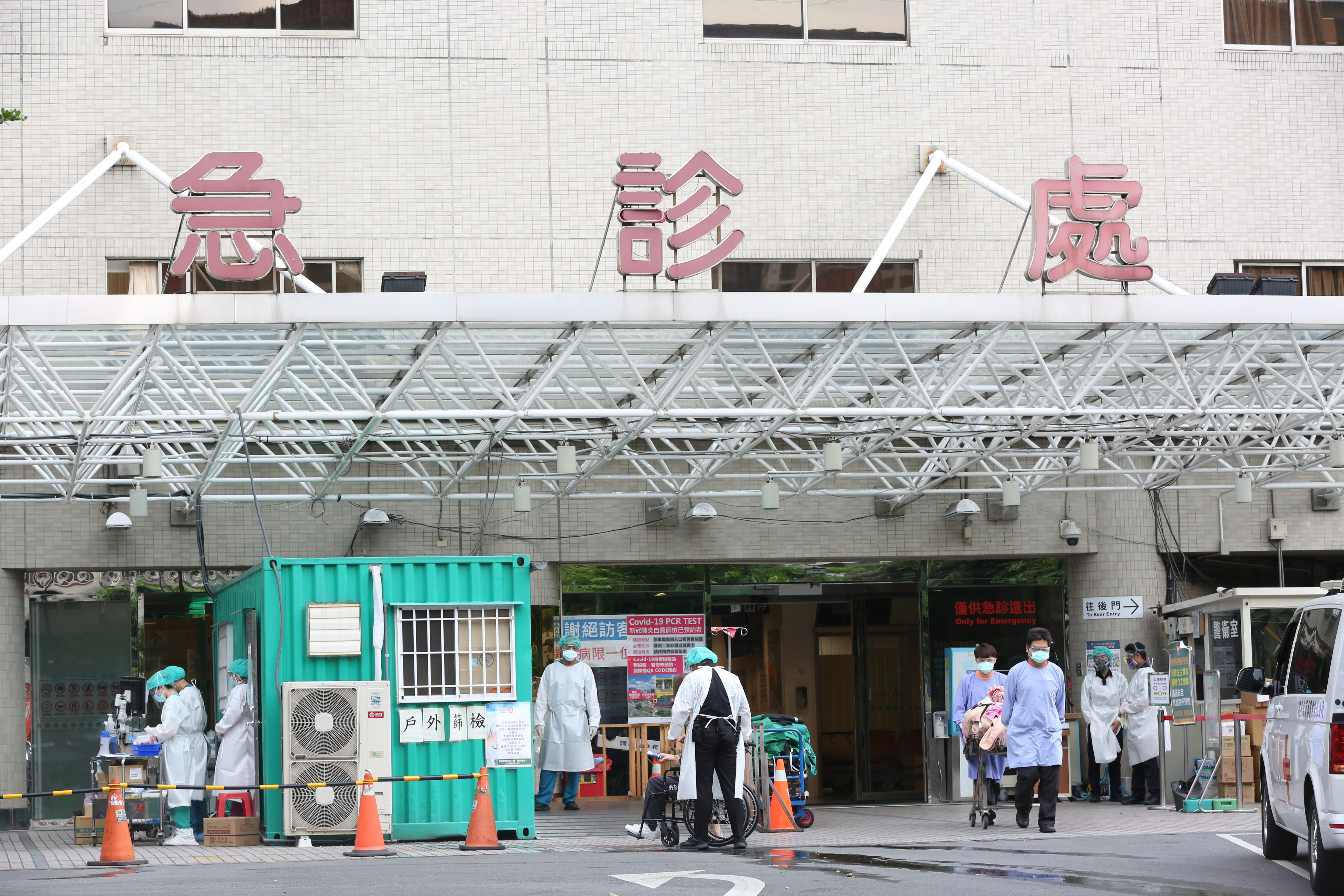 新北市又傳出確診個案不聽勸告從板橋亞東醫院逃離。（示意圖，非當事人）