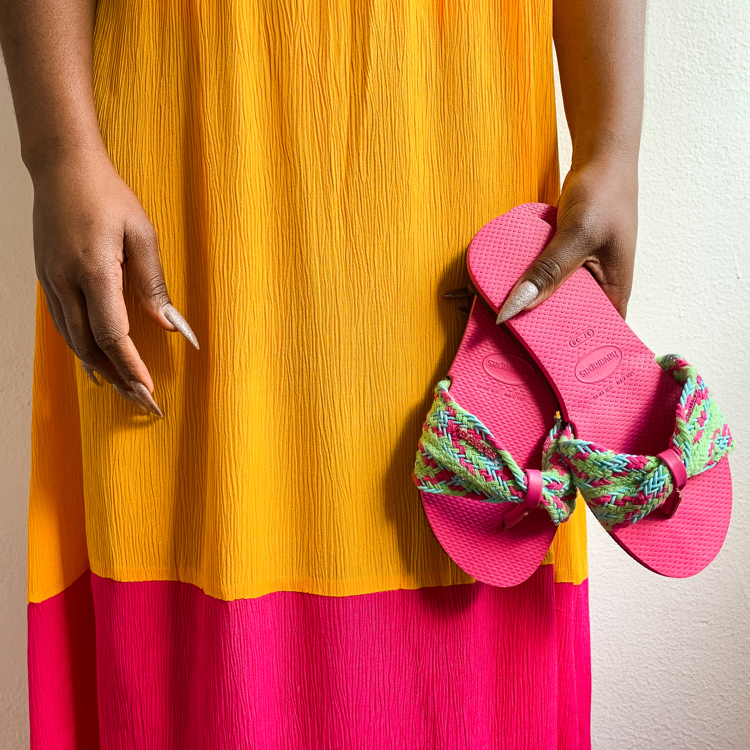 You Saint Tropez Mesh Pink Flux夾腳拖  NT $1,350 Havaianas。（Havaianas提供）