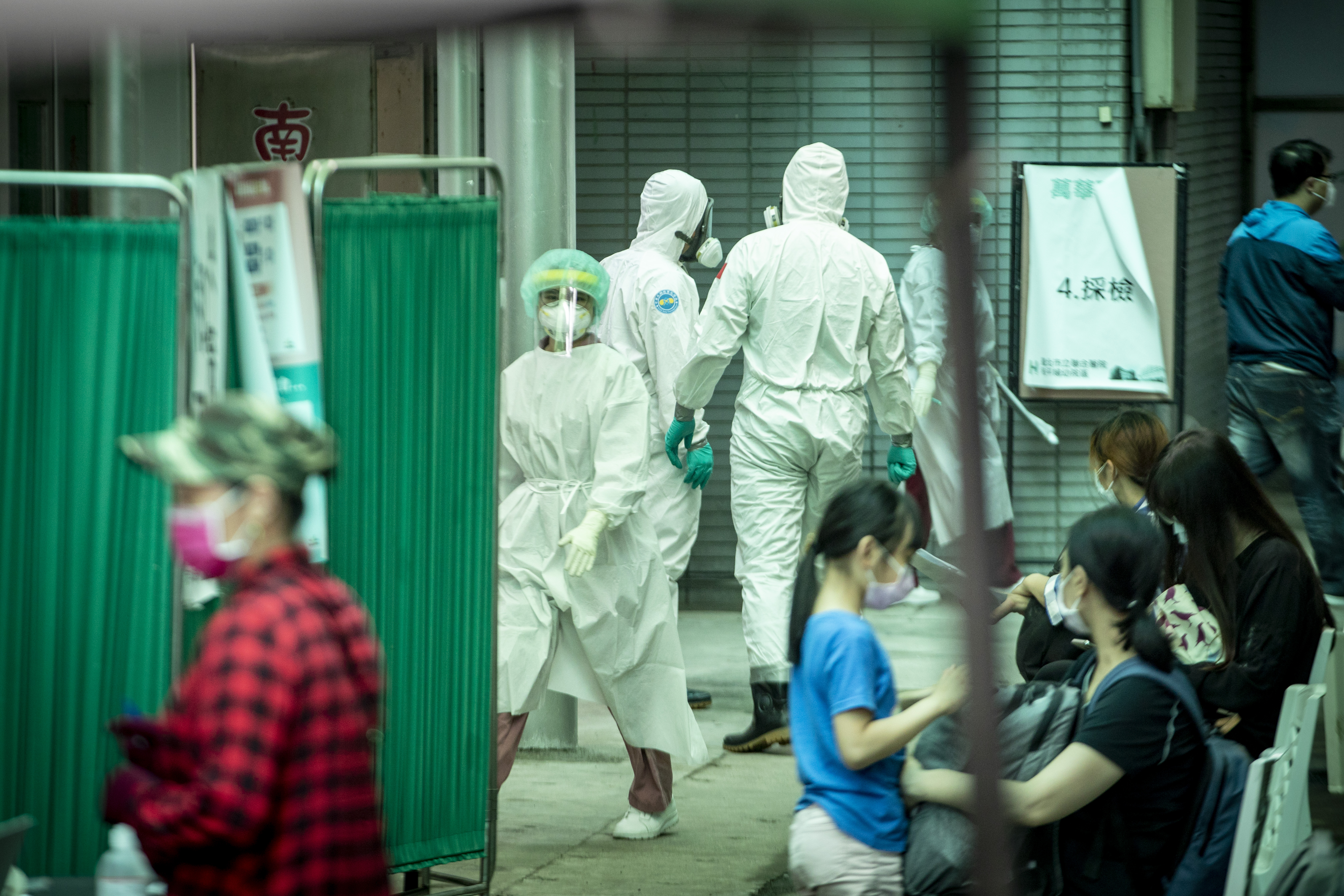 國民黨立委稱要力挺醫護，向政府討疫苗，發起在中午按喇叭抗議的活動。（本刊資料照）