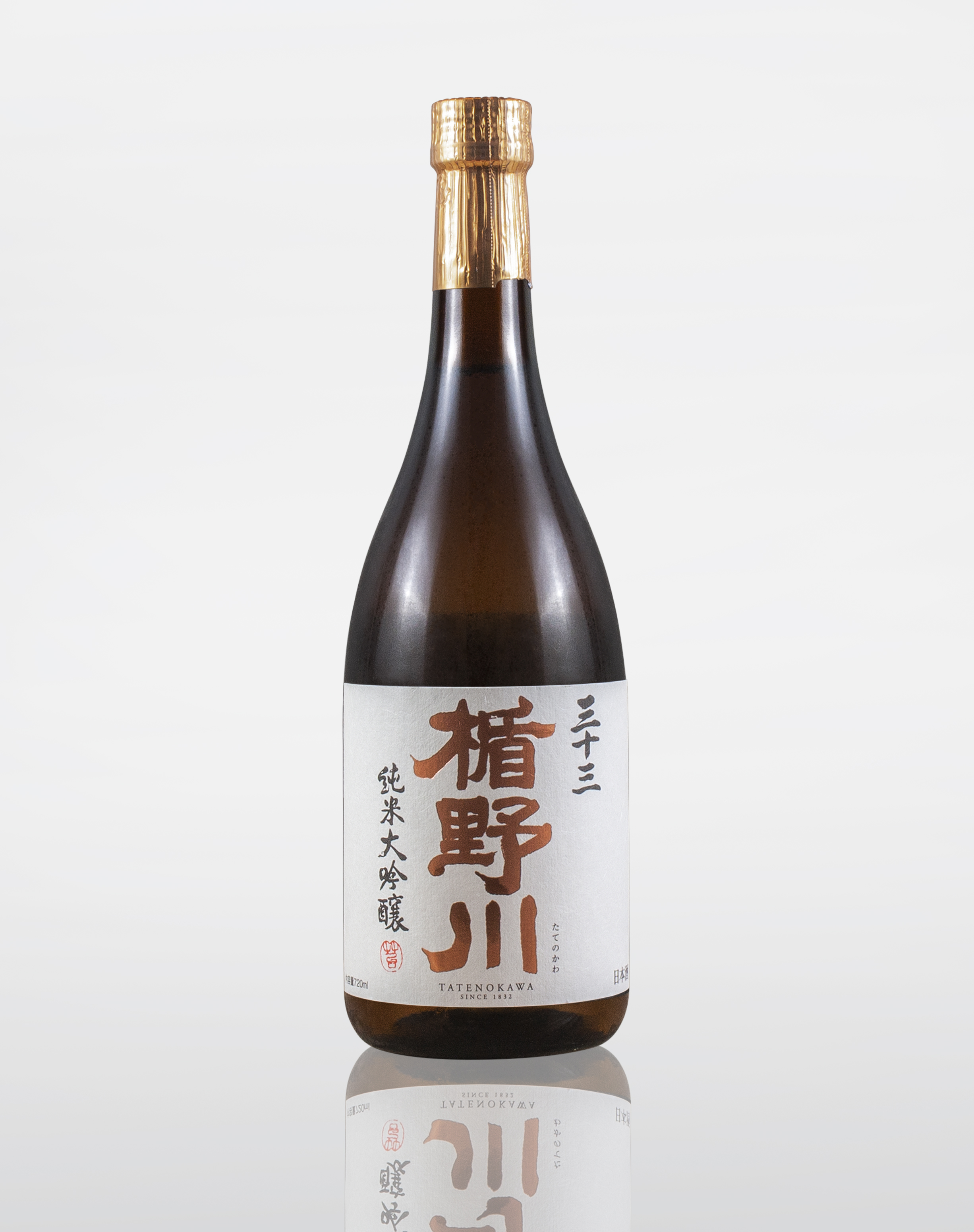「楯野川 出羽燦燦 三十三純米大吟醸」與日式料理或清爽的海鮮料理一同享用相當合拍。(2, 250元/720ml)(吉力酒藏日本專營地酒提供)