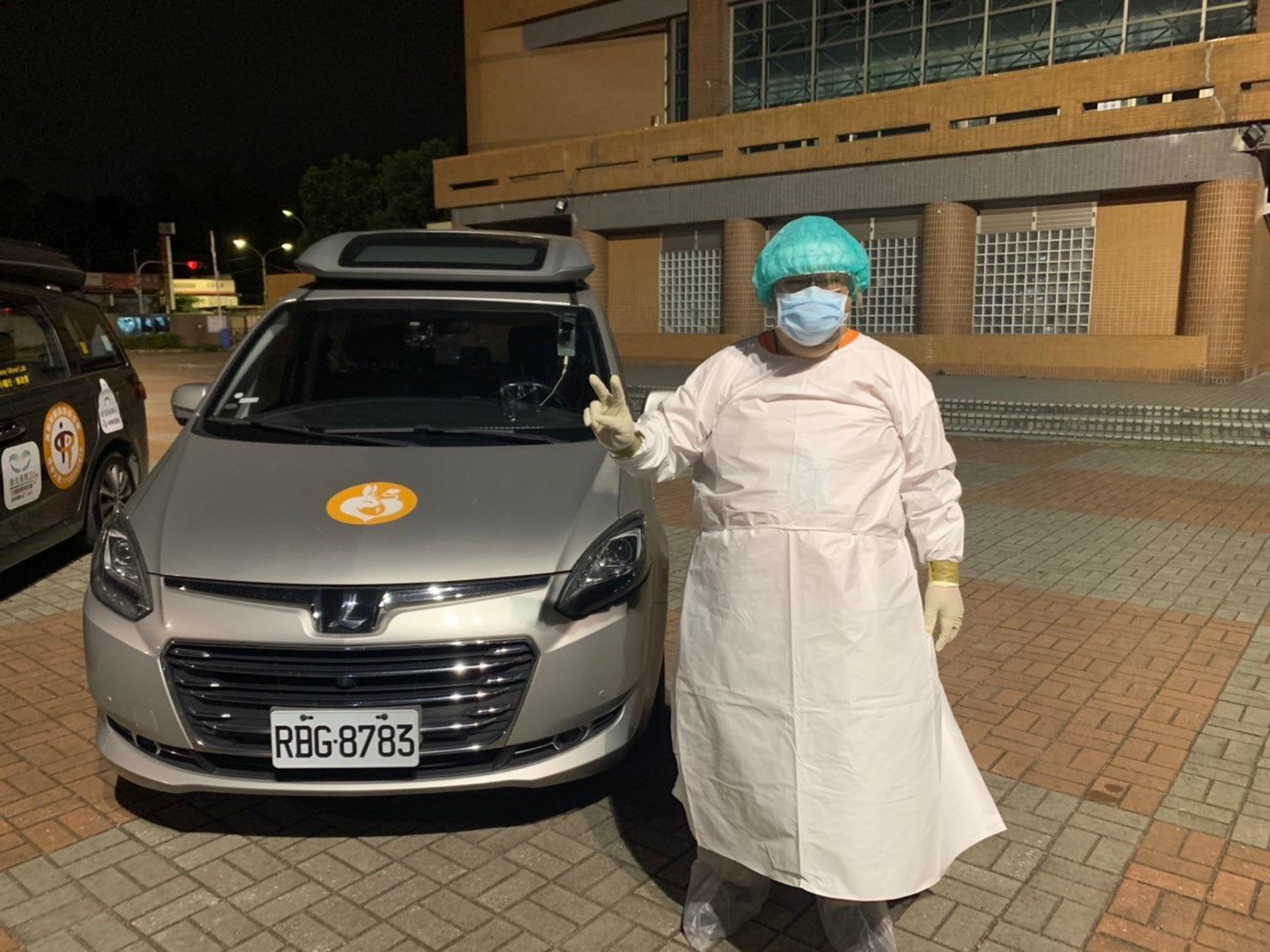 陳莉蓮決定,提供防疫車輛清消物資,嚴格執行所有清消流程,保護司機的人身安全。(裕隆提供)