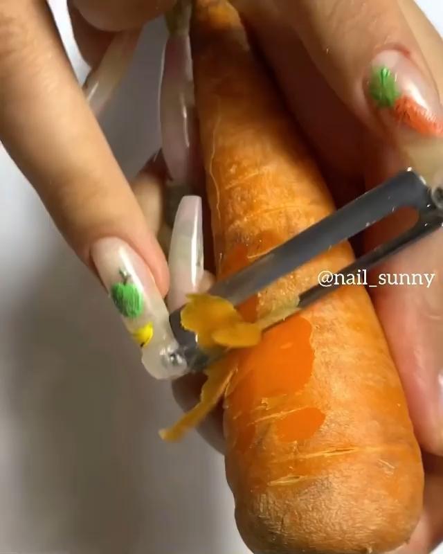 該美甲店常用「特殊創意」吸引網友注意。(翻攝自Nail Sunny IG)