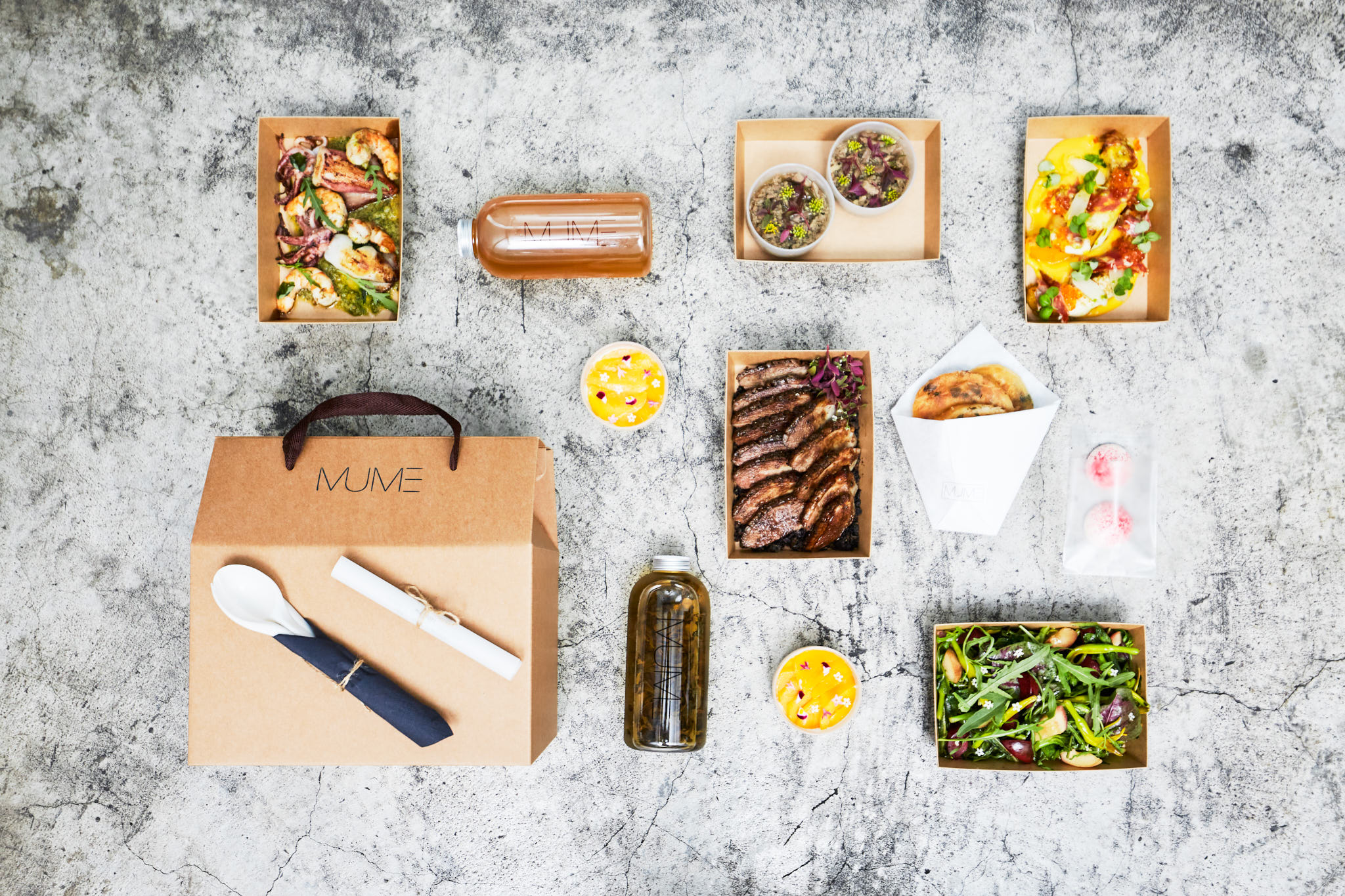 透過LINE TAXI「享饗送」，米其林一星餐廳「MUME」的套餐也能在家享用。（Foodie Amber提供）