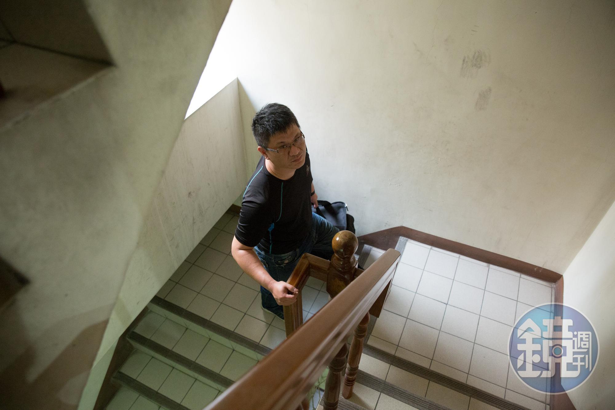 盧致宏是命案現場清理師，專職特殊清潔，這次也幫肺炎亡者清理、消毒環境。