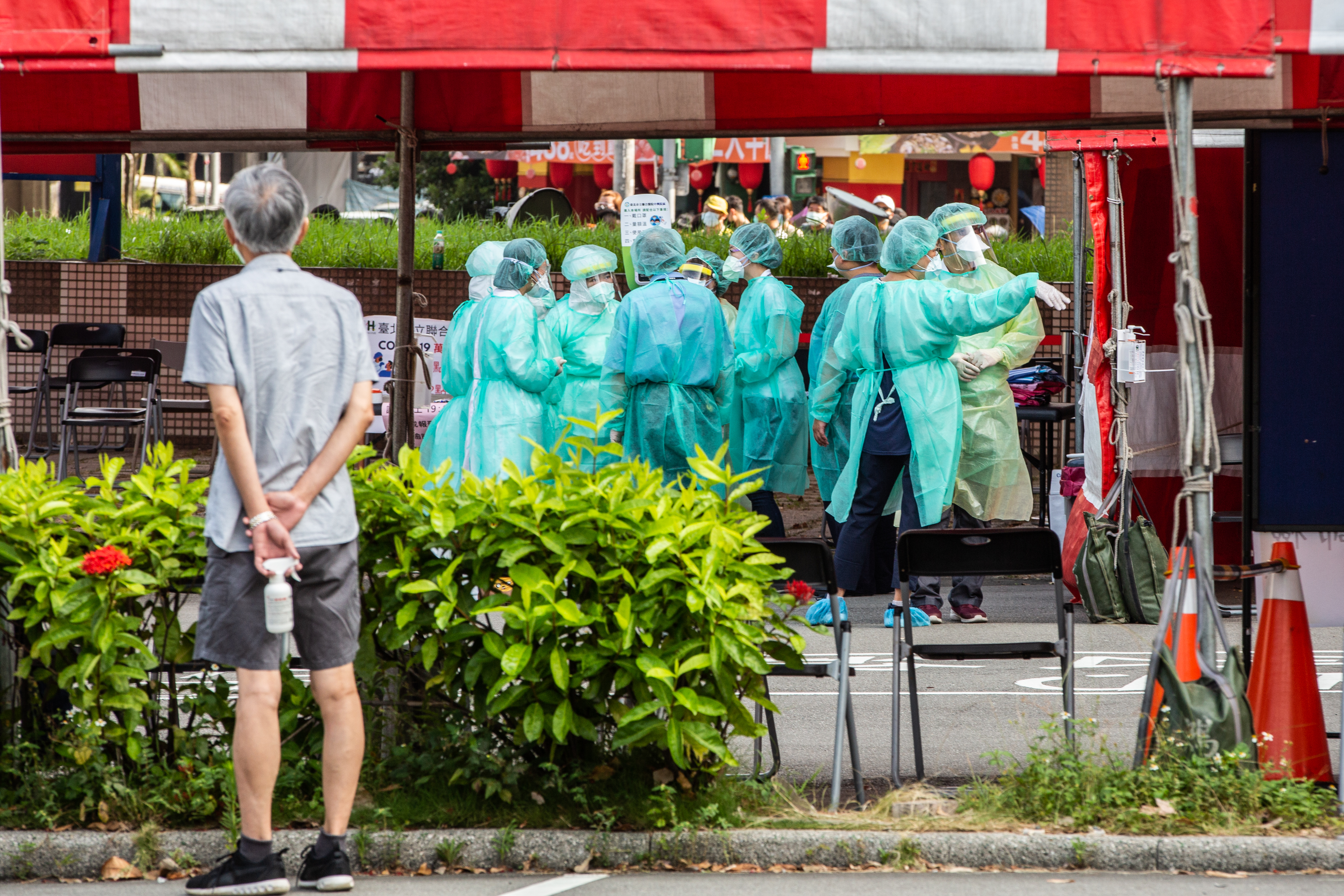 近日傳出護理師離職潮，指揮中心昨日否認此事，台灣護師醫療產業工會理事長陳玉鳳痛批根本在睜眼說瞎話。（本刊資料照）