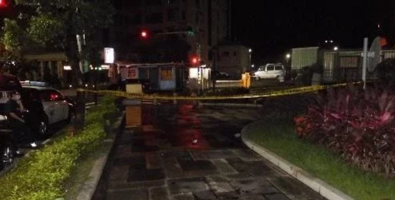 新北名1名遊覽車司機因疫情影響生計，從自家樓頂跳樓輕生不幸身亡。（翻攝畫面）