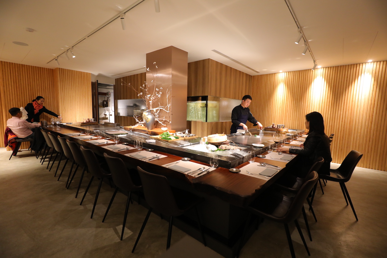 「Will's Teppanyaki」的空間及菜色結合鐵板燒、日料割烹的雙重特色。