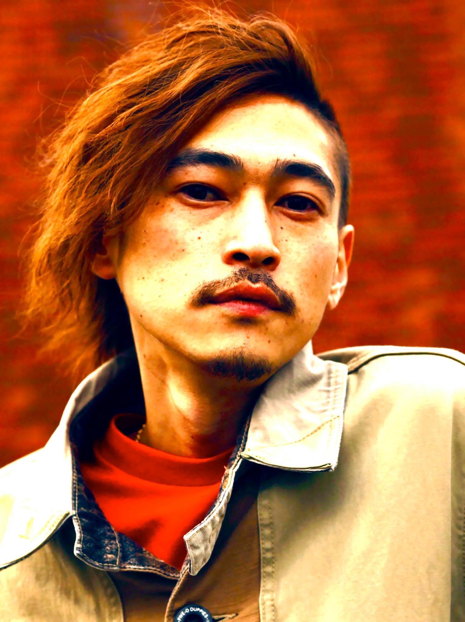 我行我素的日星窪塚洋介，時常在IG直播中的失控而引發話題。（翻攝窪塚洋介微博）