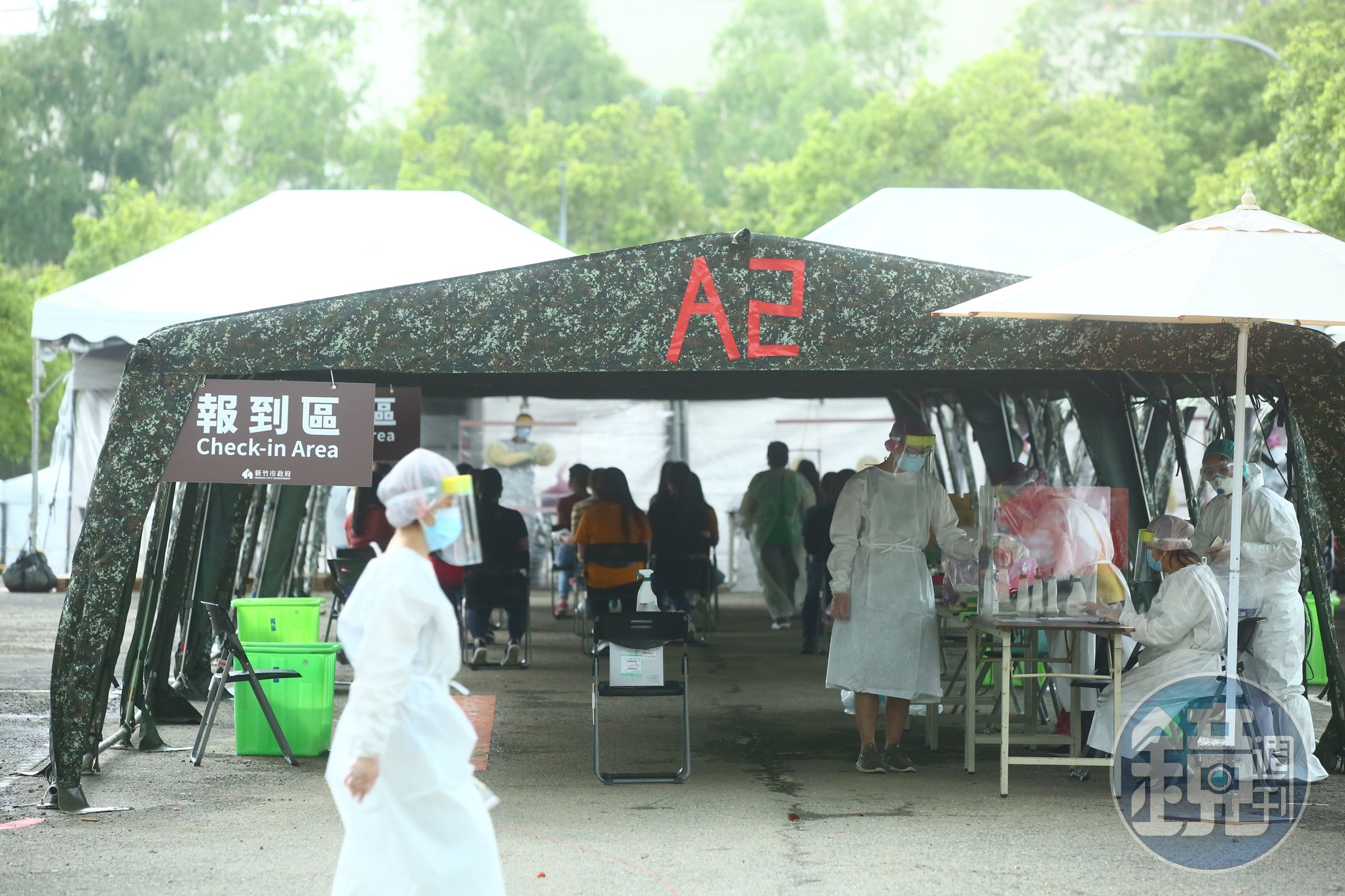 本土疫情擴散，京元電移工群聚感染，威脅台灣經濟命脈與科技重鎮—新竹科學園區，中央到地方全面警戒。