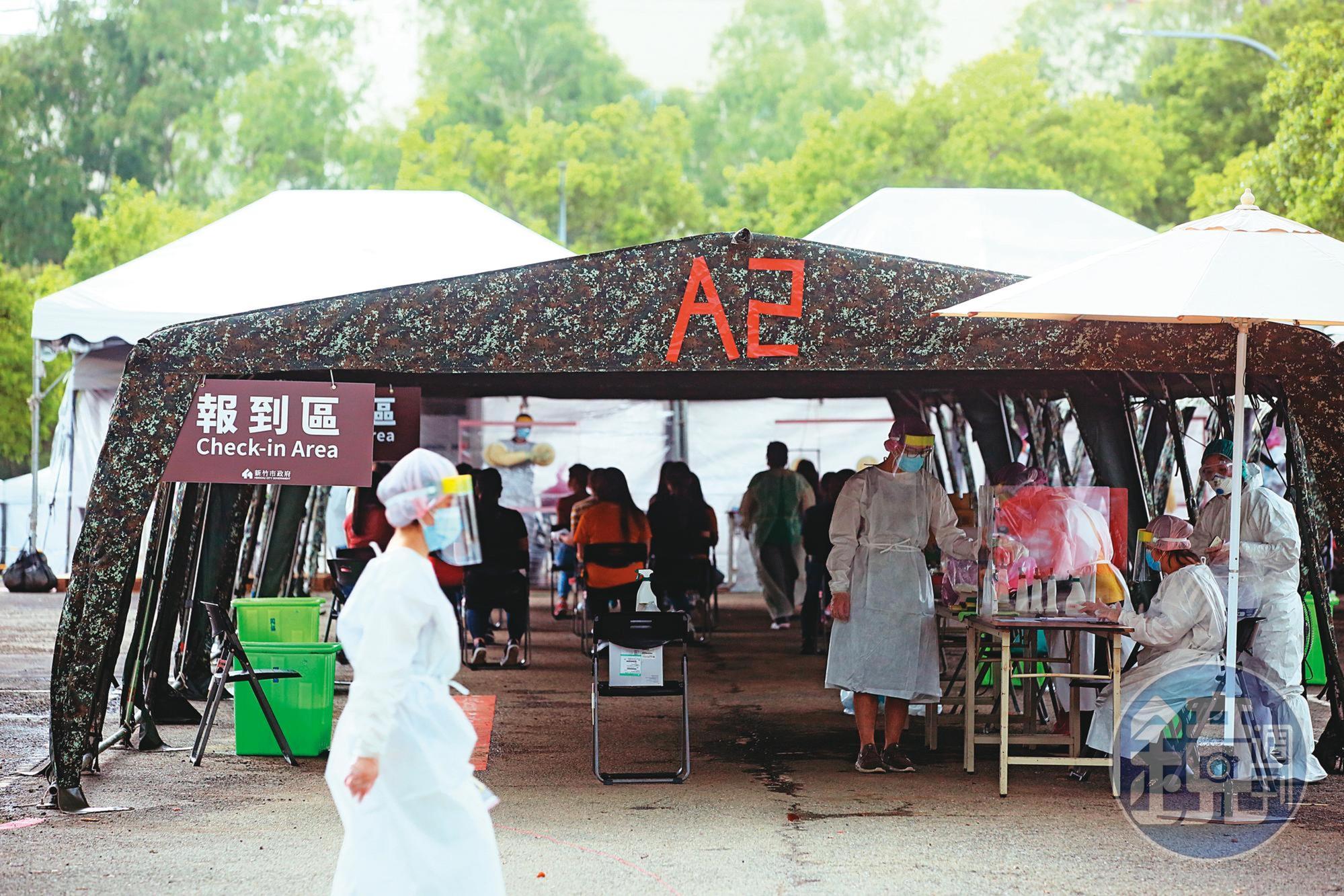 本土疫情擴散,京元電移工群聚感染,威脅台灣經濟命脈與科技重鎮—新竹科學園區,中央到地方全面警戒。