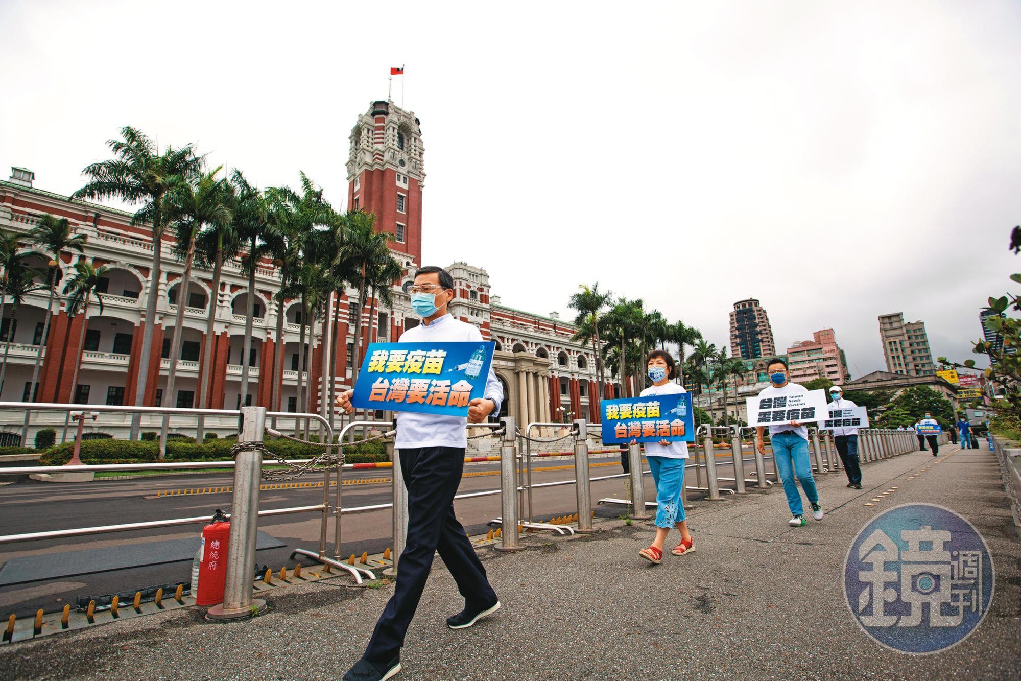 國民黨立委發起為期一週的行動,到總統府及疾管署前抗議,但最後僅持續四天就草草收場。