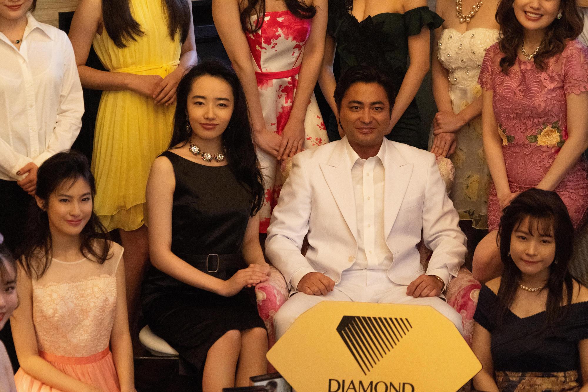 山田孝之在《AV帝王》中飾演AV導演村西透，創立鑽石影像誓言當AV界老大。（Netflix提供）