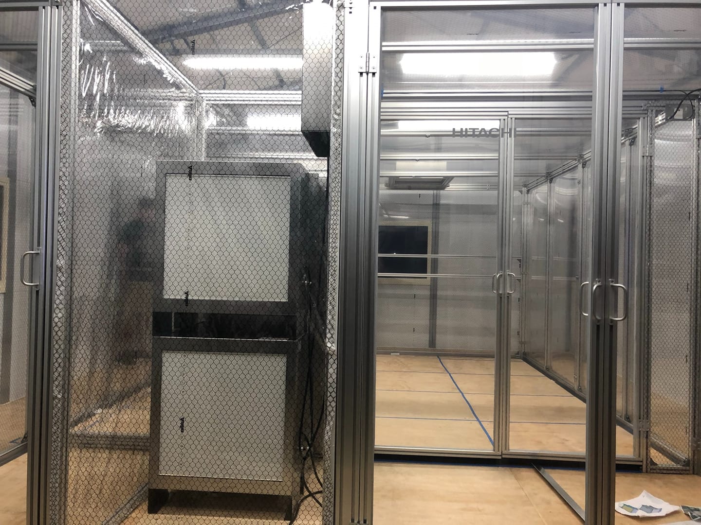 中央流行疫情指揮中心醫療應變組副組長王必勝今在臉書透露，向日本採購了負壓隔離艙。（翻攝自王必勝臉書）