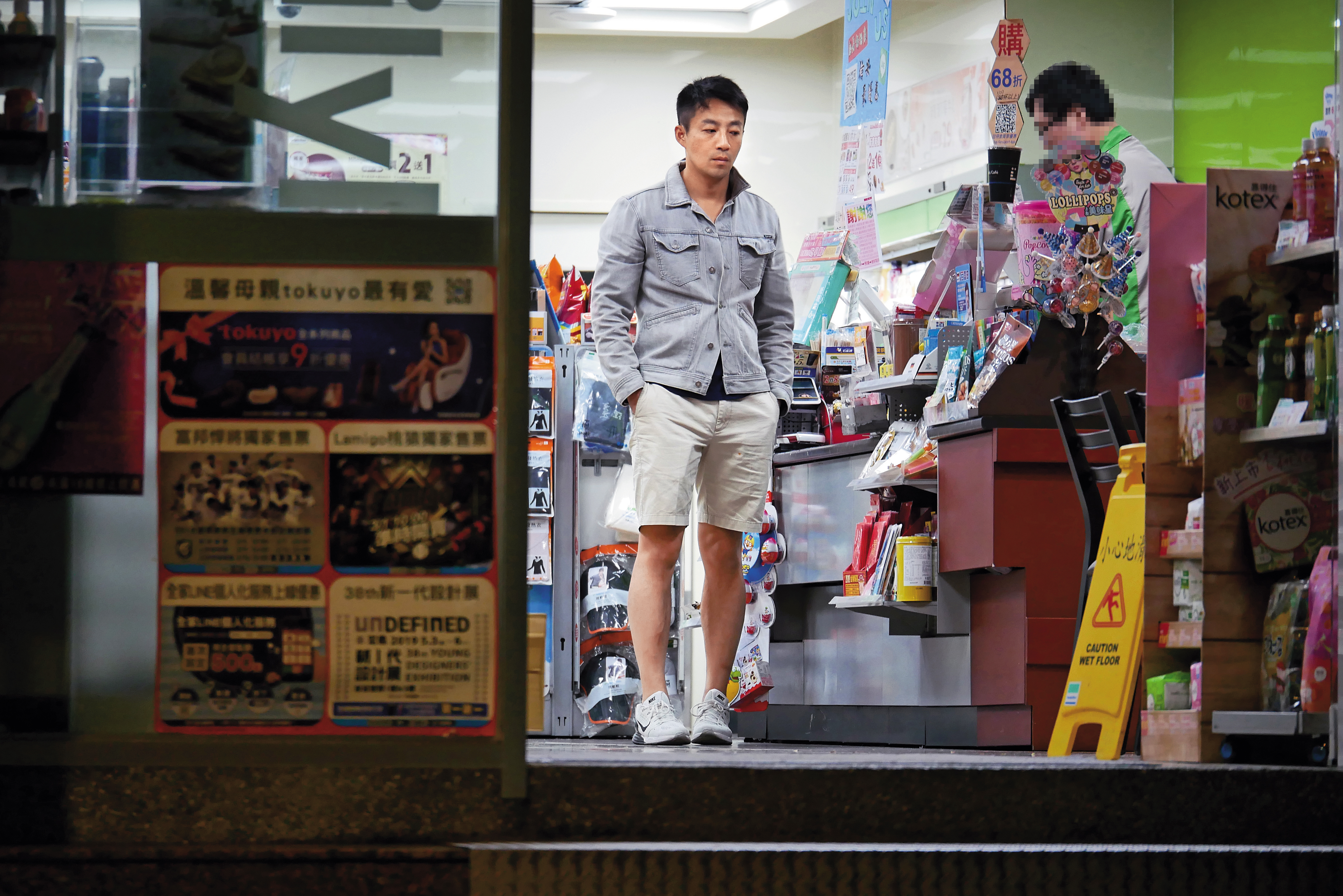 本刊之前直擊汪小菲人在台灣奔走，那時有傳他跟大S也是吵架，但不是為了錢，而是兒女教育問題。