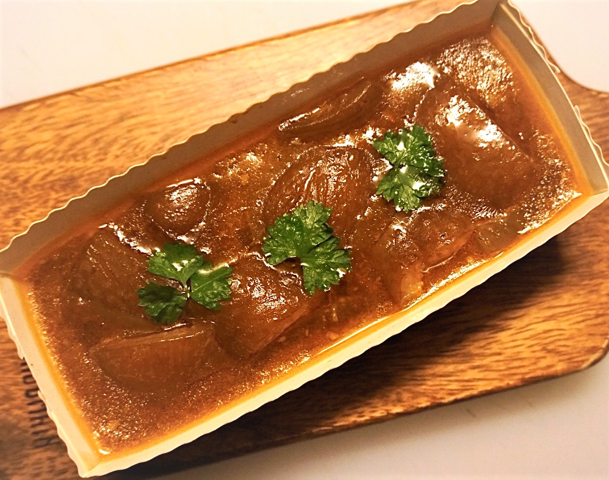 滷香膠質豐厚的「皮肉凍」配上陳年巴薩米克醋，誰知道居然意外的適合配葡萄酒。（Elsewhere那裏餐酒館提供）