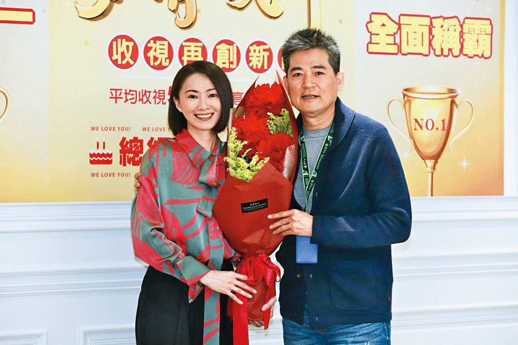 侯怡君（左）和蕭大陸（右）於公於私都分不開，兩人在《多情城市》為演員和製作人的關係。（民視提供）