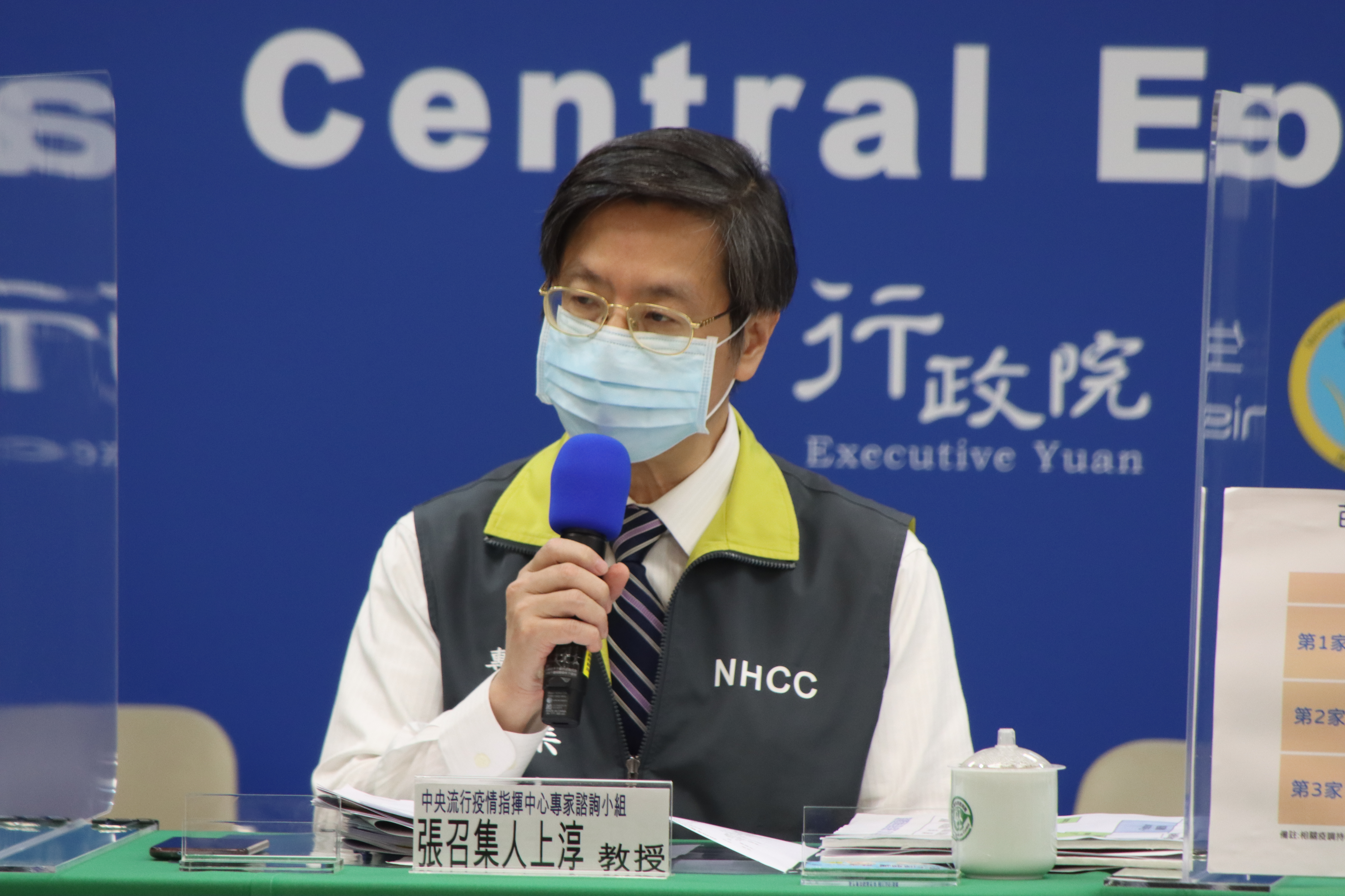 專家諮詢小組召集人張上淳今表示，台灣近來累計200多例死亡個案，60歲以上超過9成，有潛伏疾病者占8成3。（指揮中心提供）