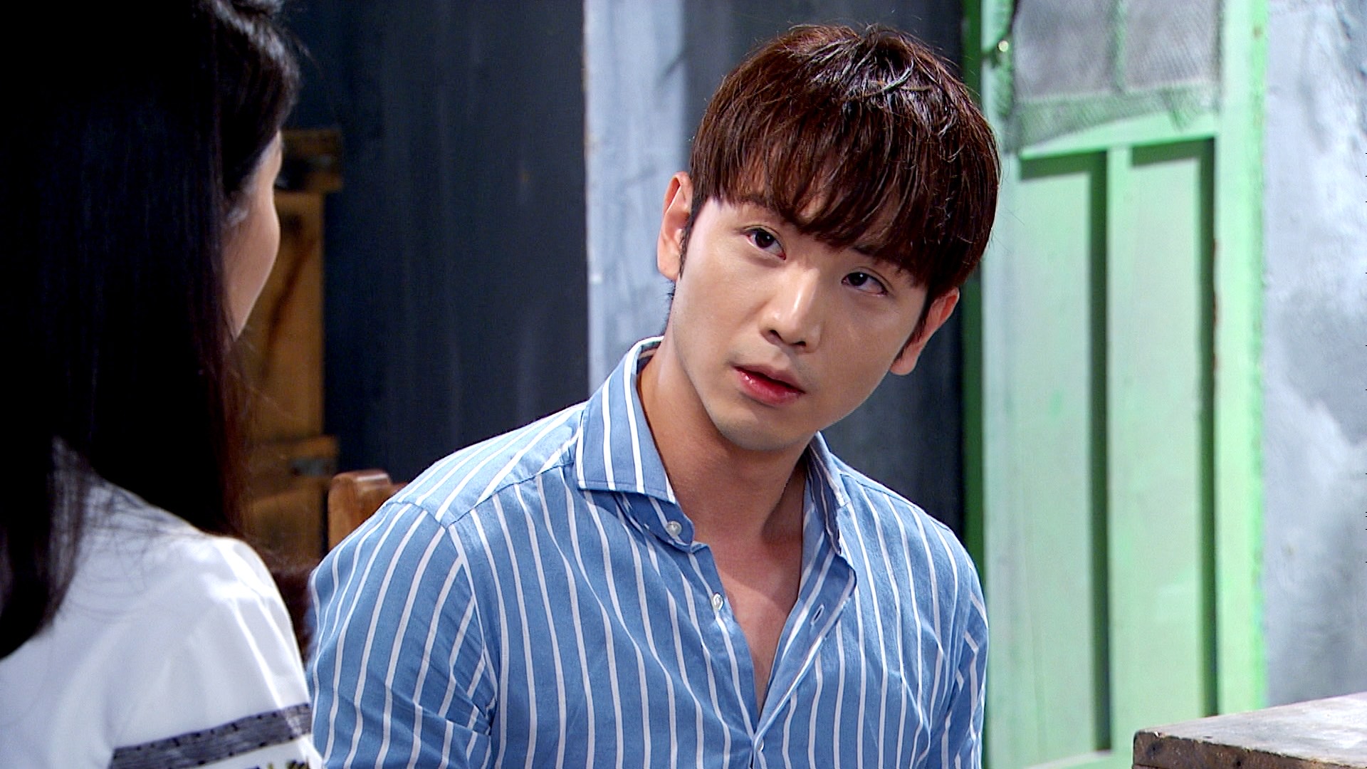 李睿紳飾演深情黑道狂吸女粉。(三立提供)