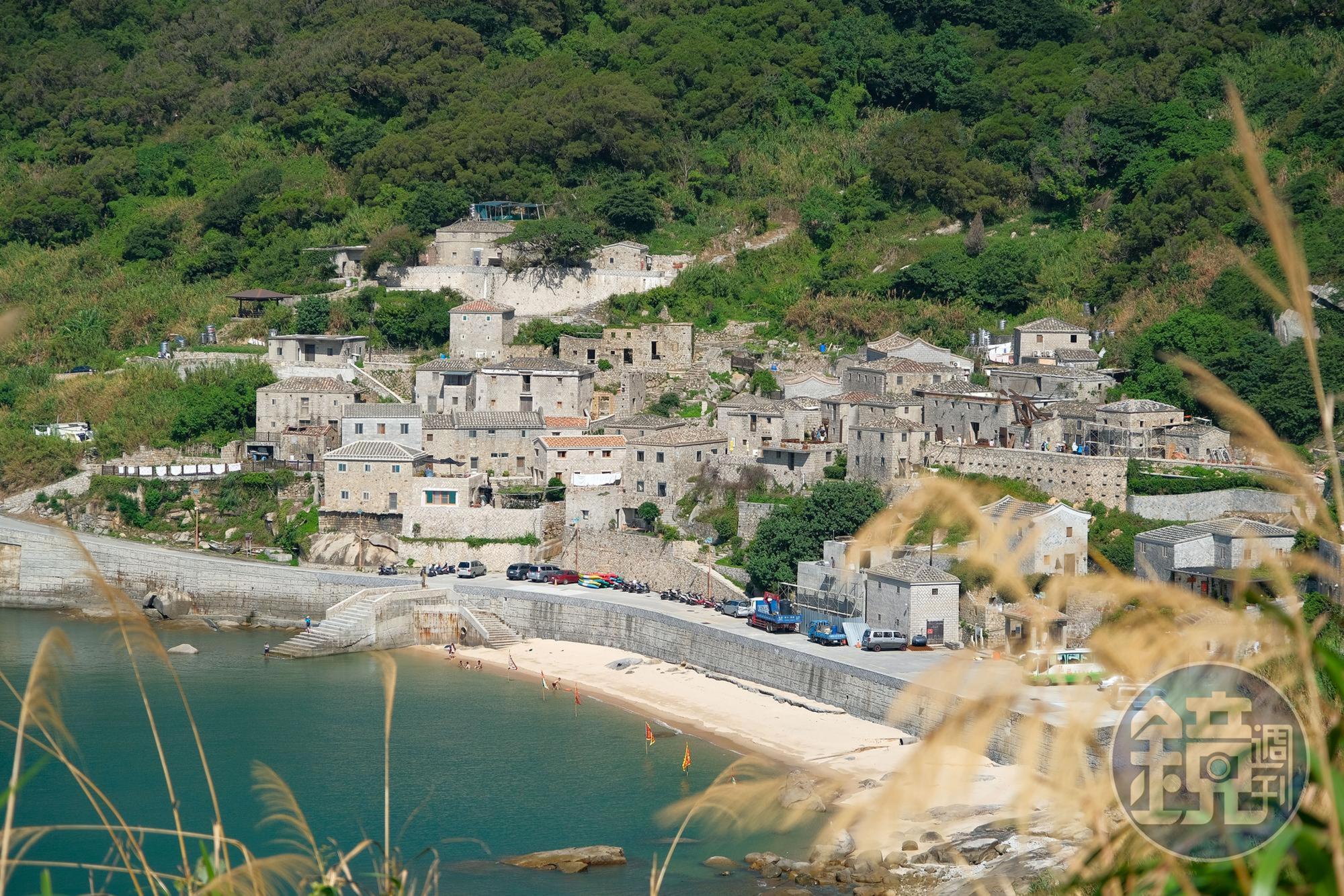 馬祖北竿的芹壁村，閩東建築是一大特色，依山而建且緊鄰大海，來過一次就不會忘記。