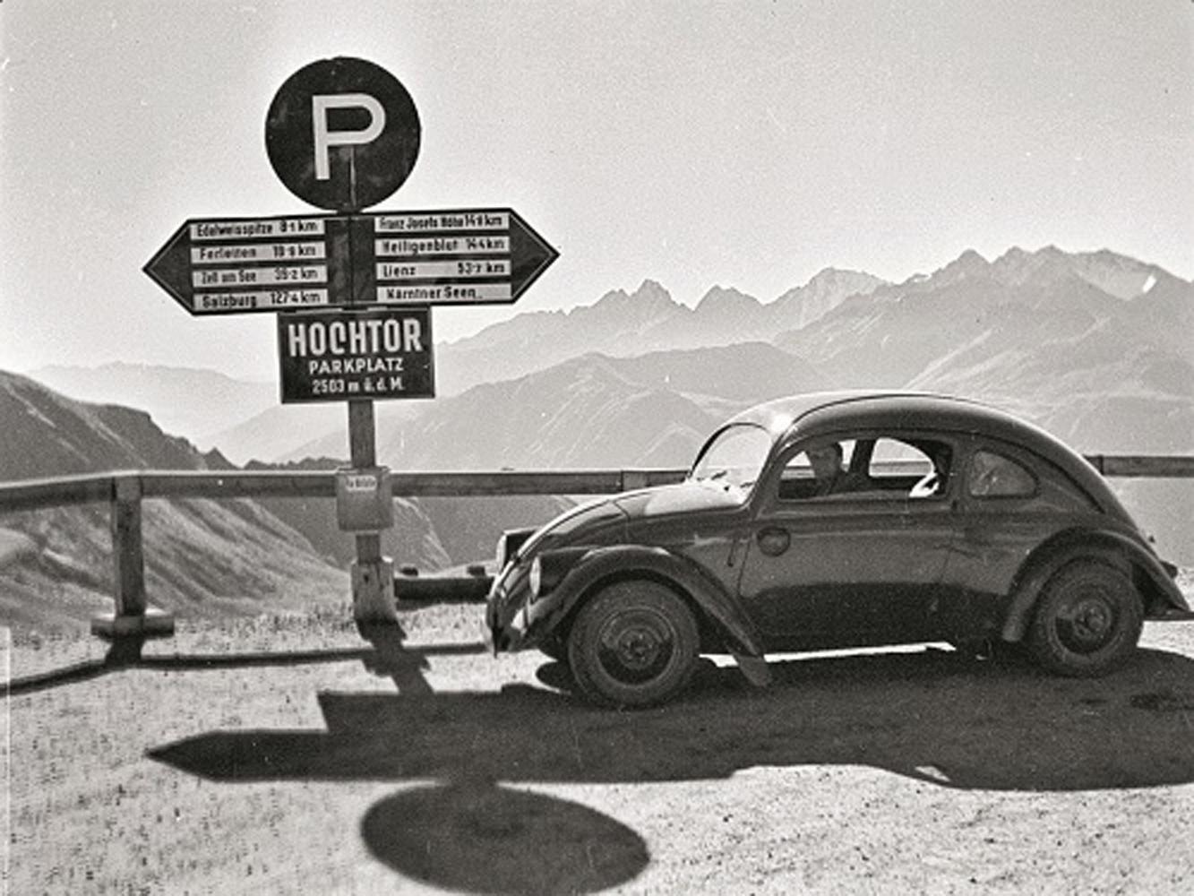 家喻戶曉的福斯金龜車(Beetle),前身正是來自於保時捷1934年開發,內部代號為Type 60的車款。
