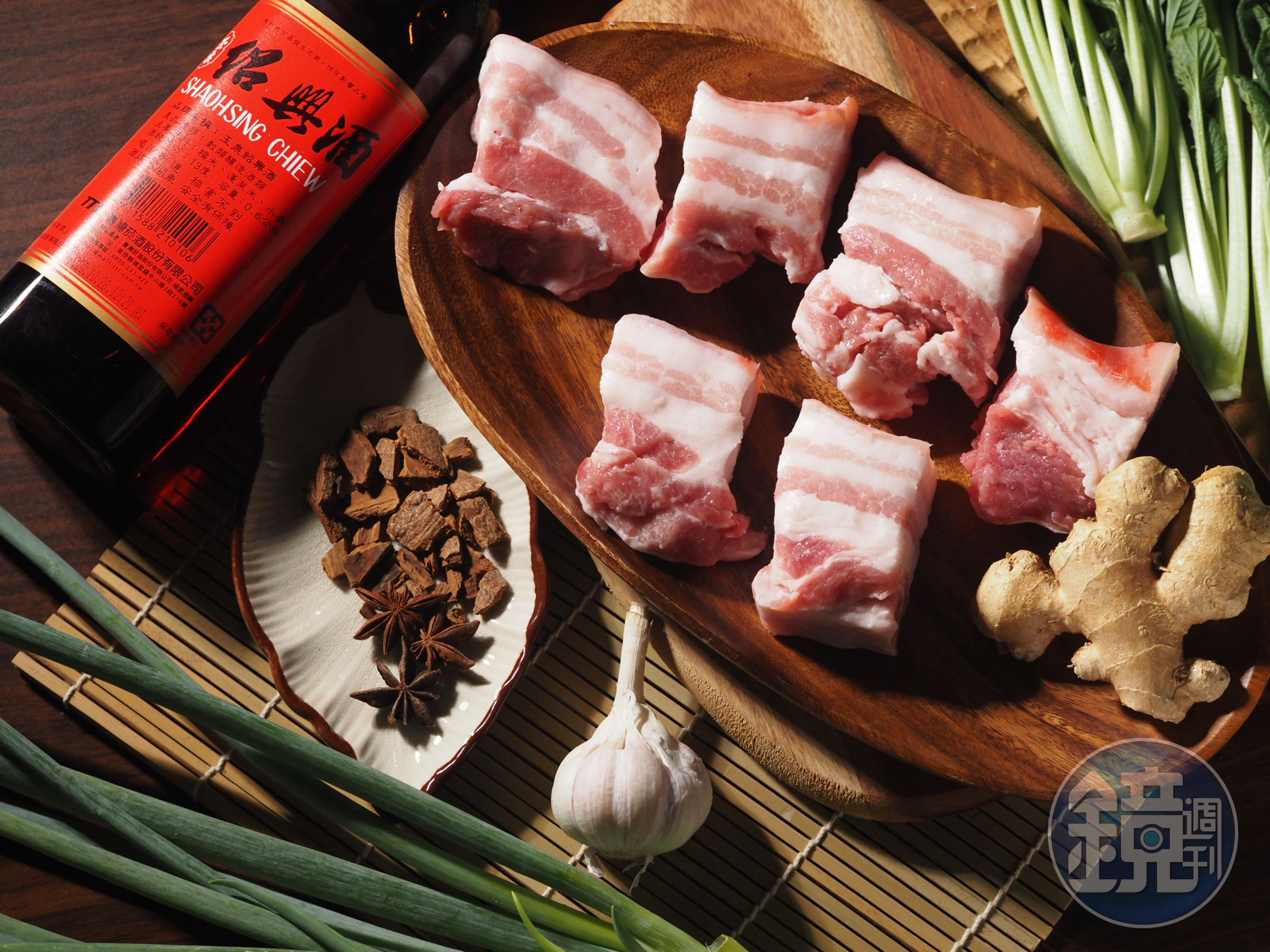 材料相當簡單，如果不想準備這些辛香料，買個現成滷包就OK。