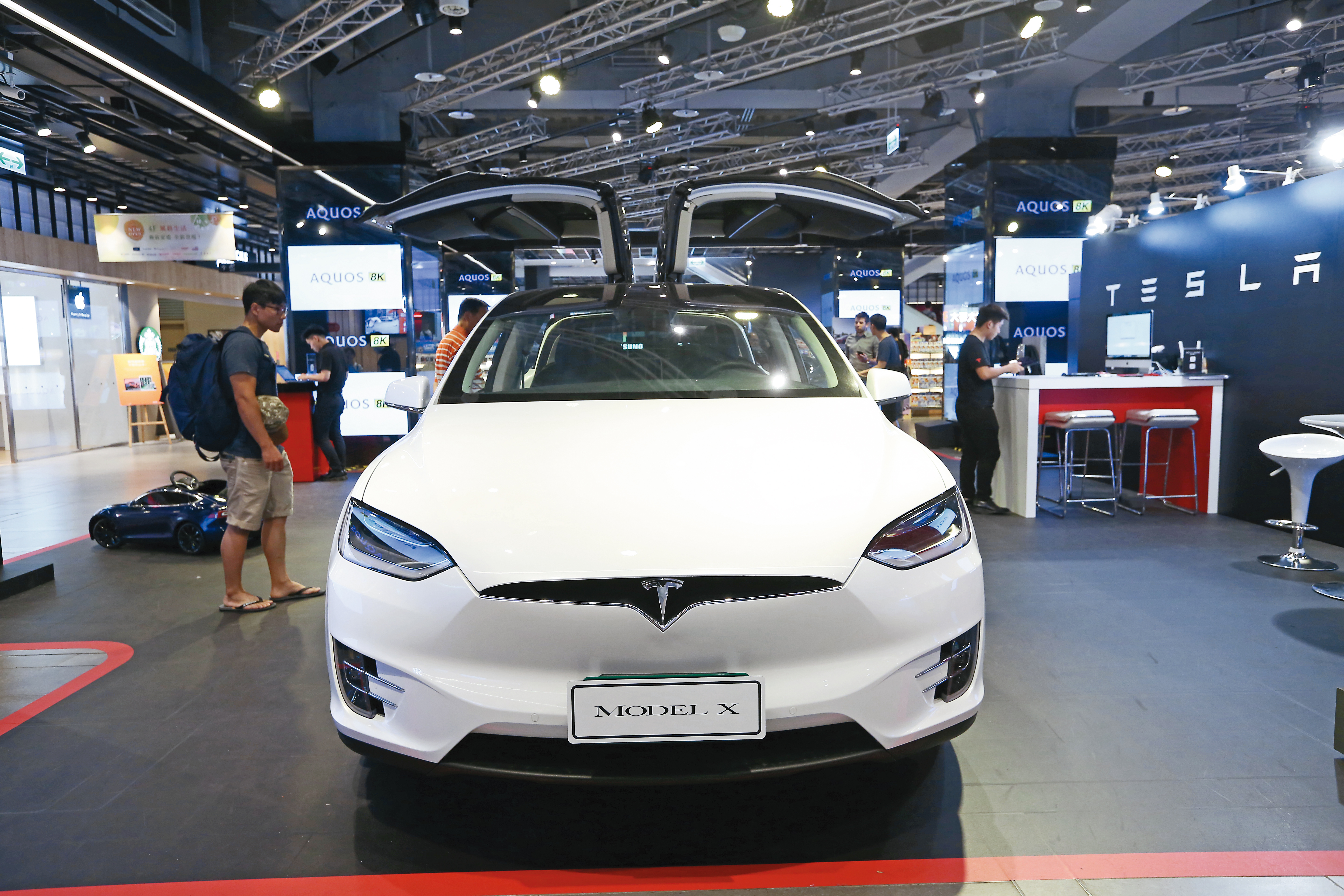 抓主流要先看趨勢，黃仁慶認同電動車未來發展。