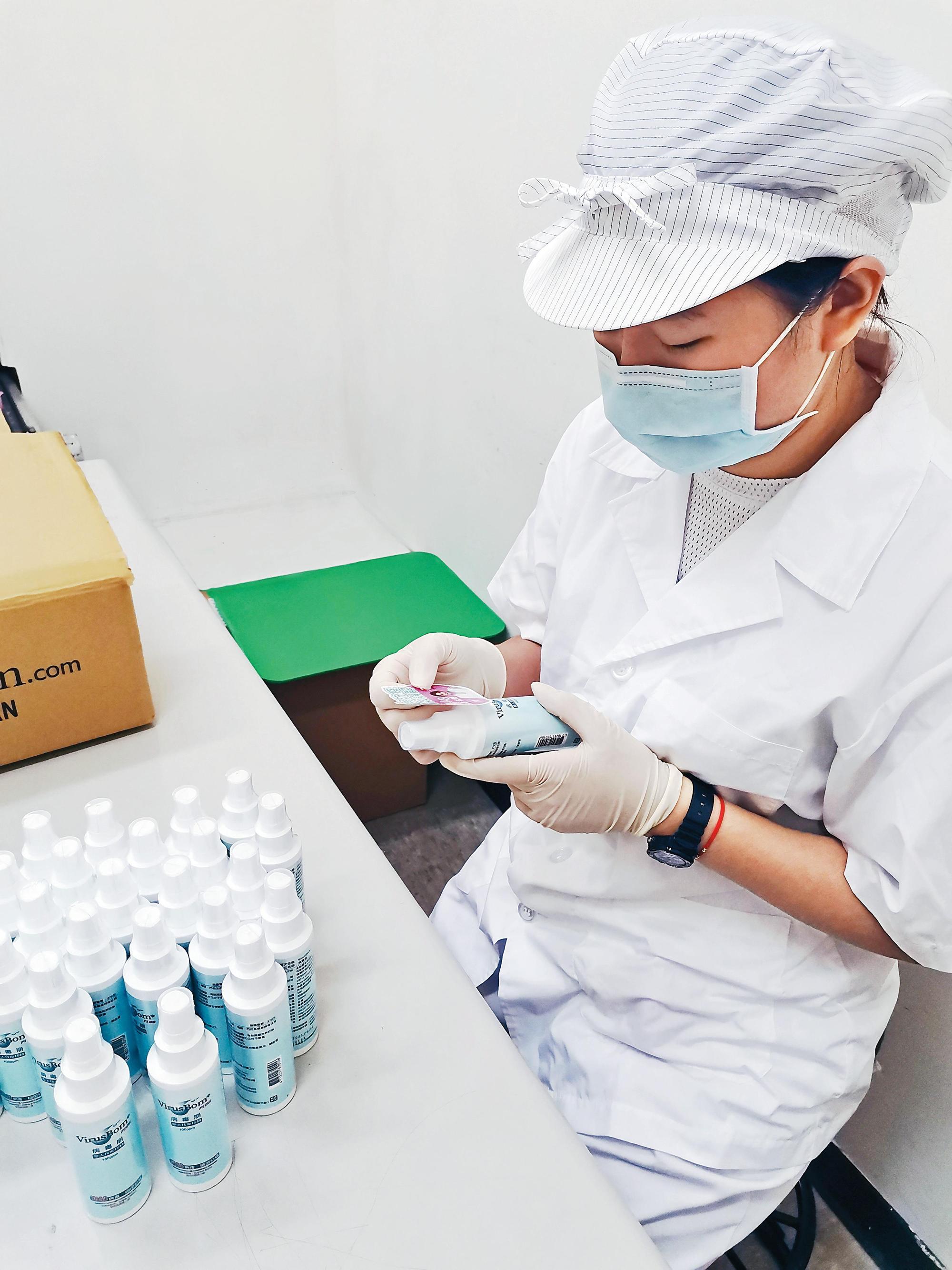 病毒崩雖是交由代工廠生產，但全程瓶器不落地，嚴格管控製程。（蔓妮藝能提供）