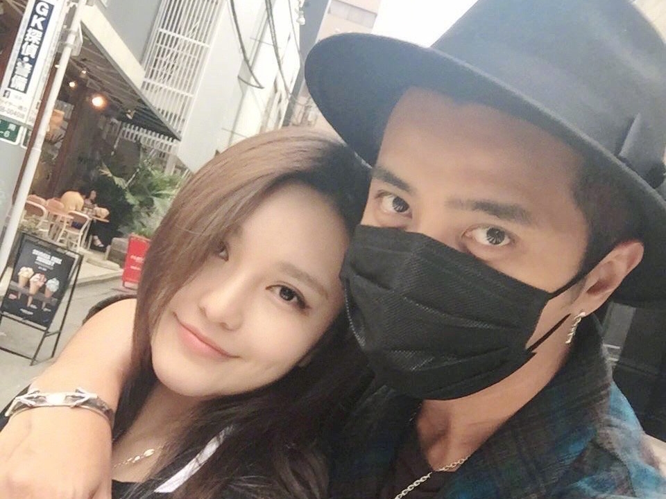 周揚青（左）和「小豬」羅志祥（右）分手後，感情生活受到各界關注。（翻攝自羅志祥微博）