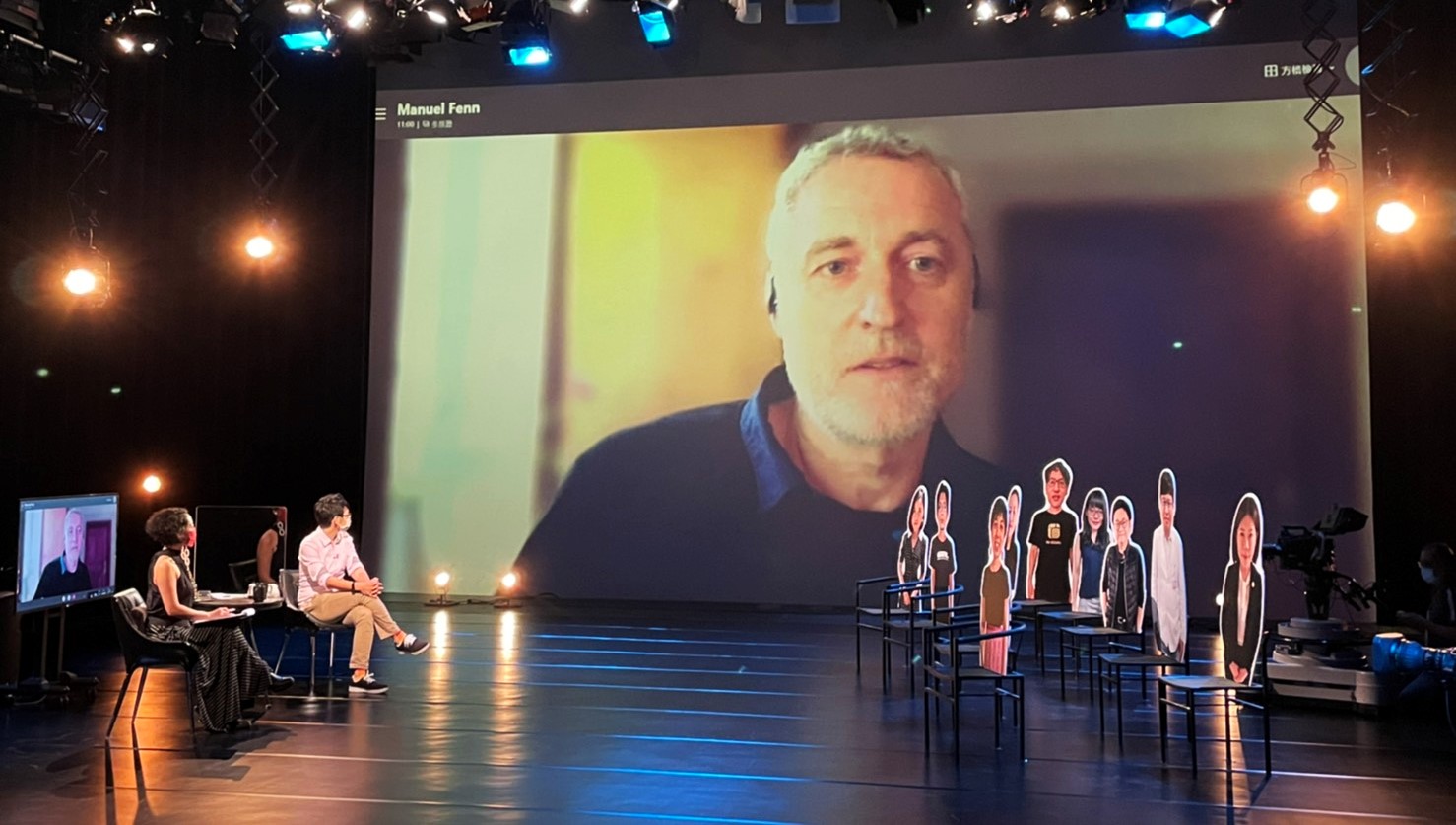 《公視主題之夜SHOW》播出紀錄片《世界不只靜悄悄》，映後論壇與德國導演費恩越洋連線討論，還有多位公民的「分身」參與。  （公視提供）