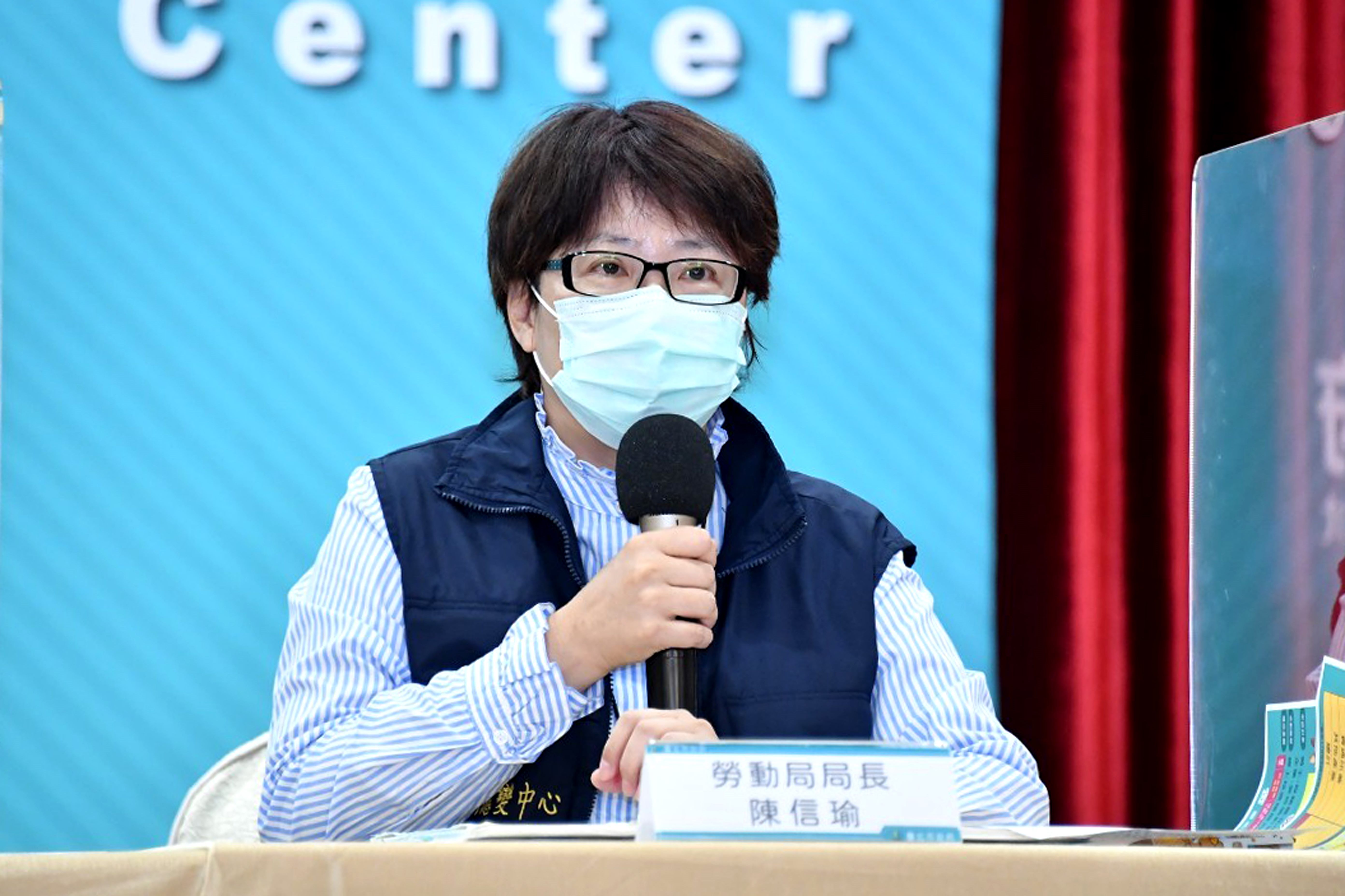 北市勞動局長陳信瑜表示，勞工可以利用線上求職服務來媒合工作。（台北市政府提供）