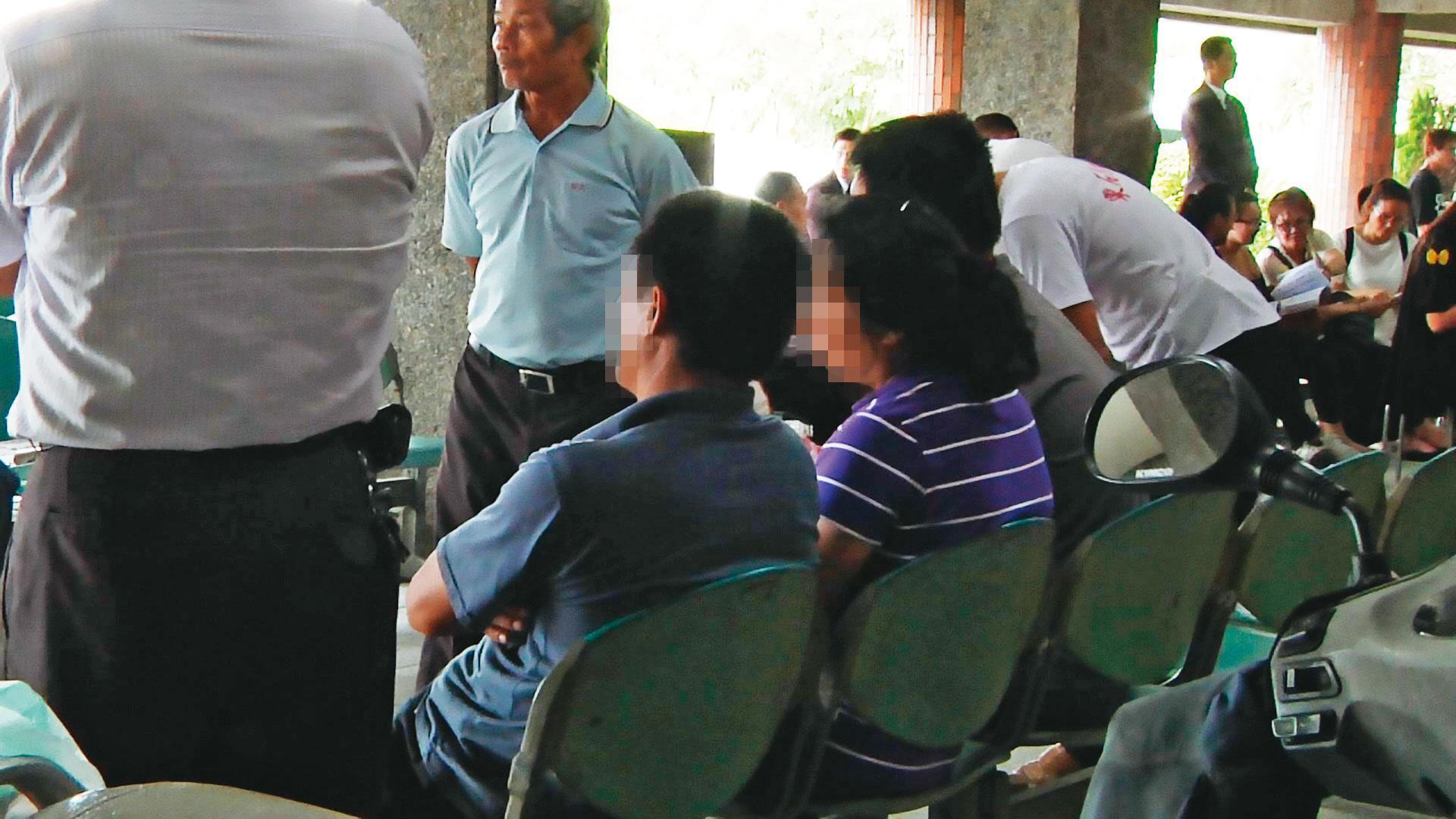鄭女家屬向警方駁斥江男說法，指控是江男對鄭女糾纏不休。（東森新聞提供）